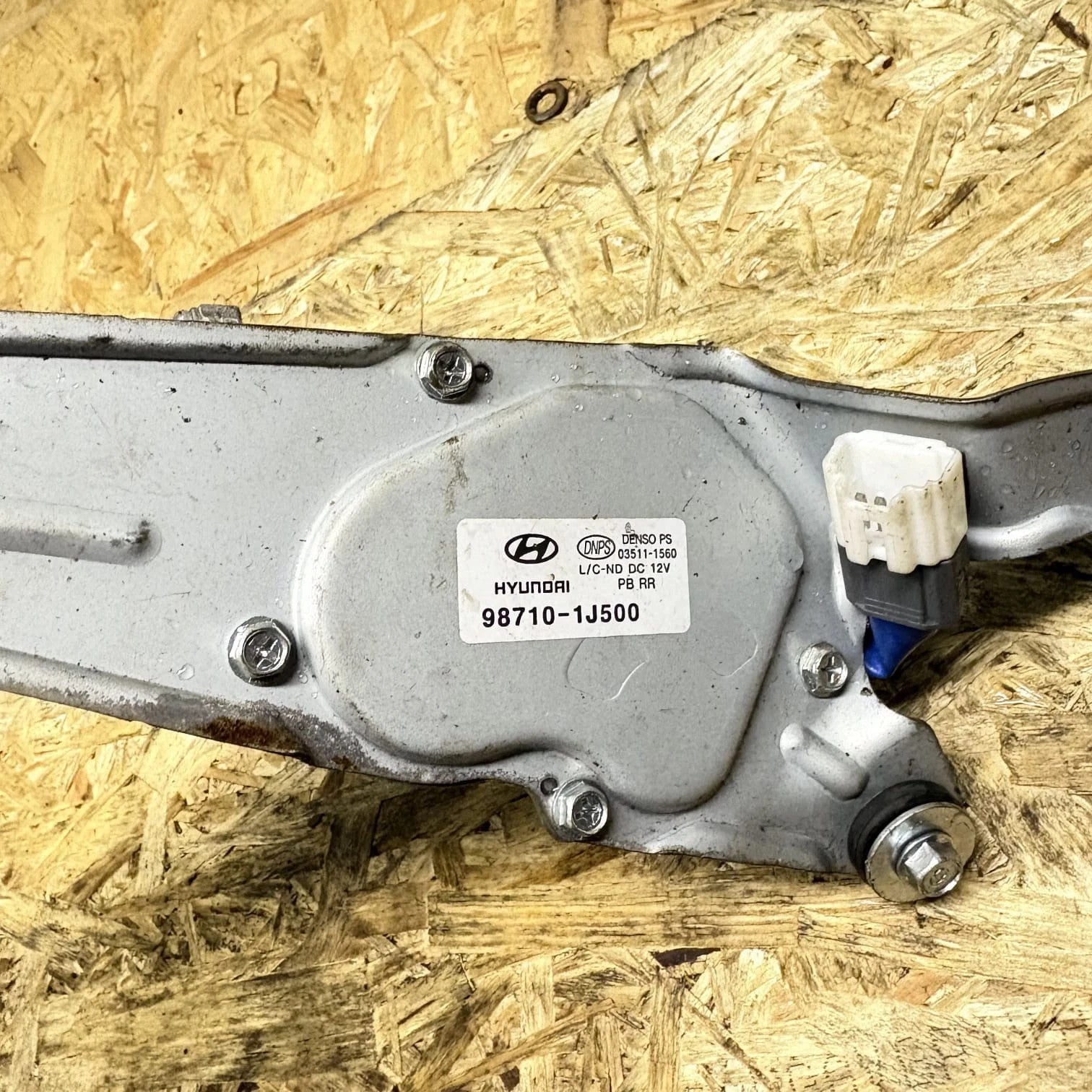 HYUNDAI I20 REAR WINDSCREEN WIPER MOTOR 2014 98710-1J500