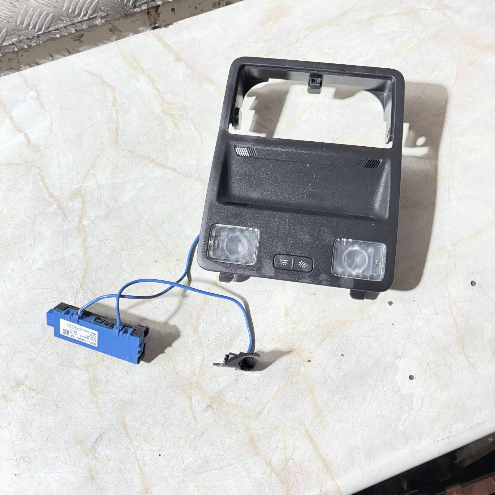 2017–2019 Ford Fiesta Interior Reading Light & Alarm Sensor DS7T‑15K609‑CB