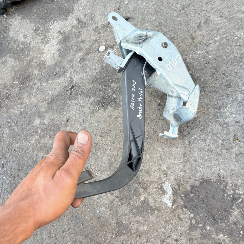 VAUXHALL ASTRA H 2010 BRAKE PEDAL 28870 10884