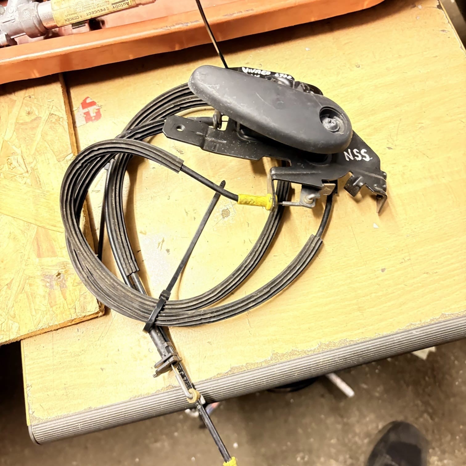 Opel Vivaro Trafic II Primastar from door handle interior side door rear NSS