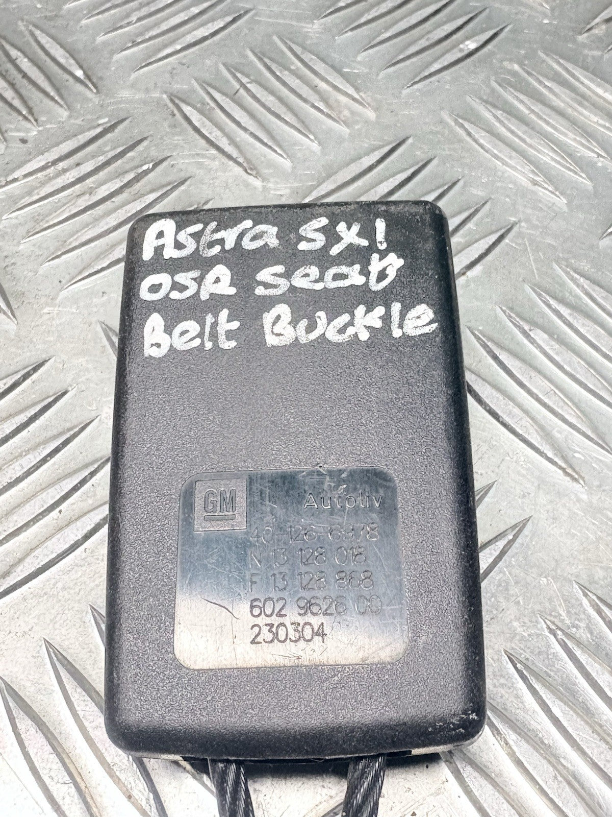 Opel Astra SXi Hatchback 2004-2014 Rear Right Seatbelt Buckle 401266978
