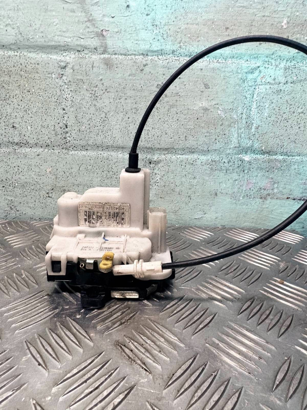 NISSAN X-TRAIL T30 T31 2001-2014 REAR LEFT PASSENGER DOOR LOCK LATCH ACTUATOR