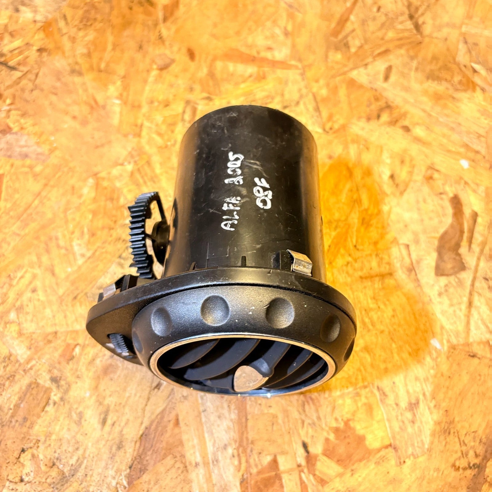 Alfa Romeo Mk1 2004-2010 Right Driver Offside Air Vent