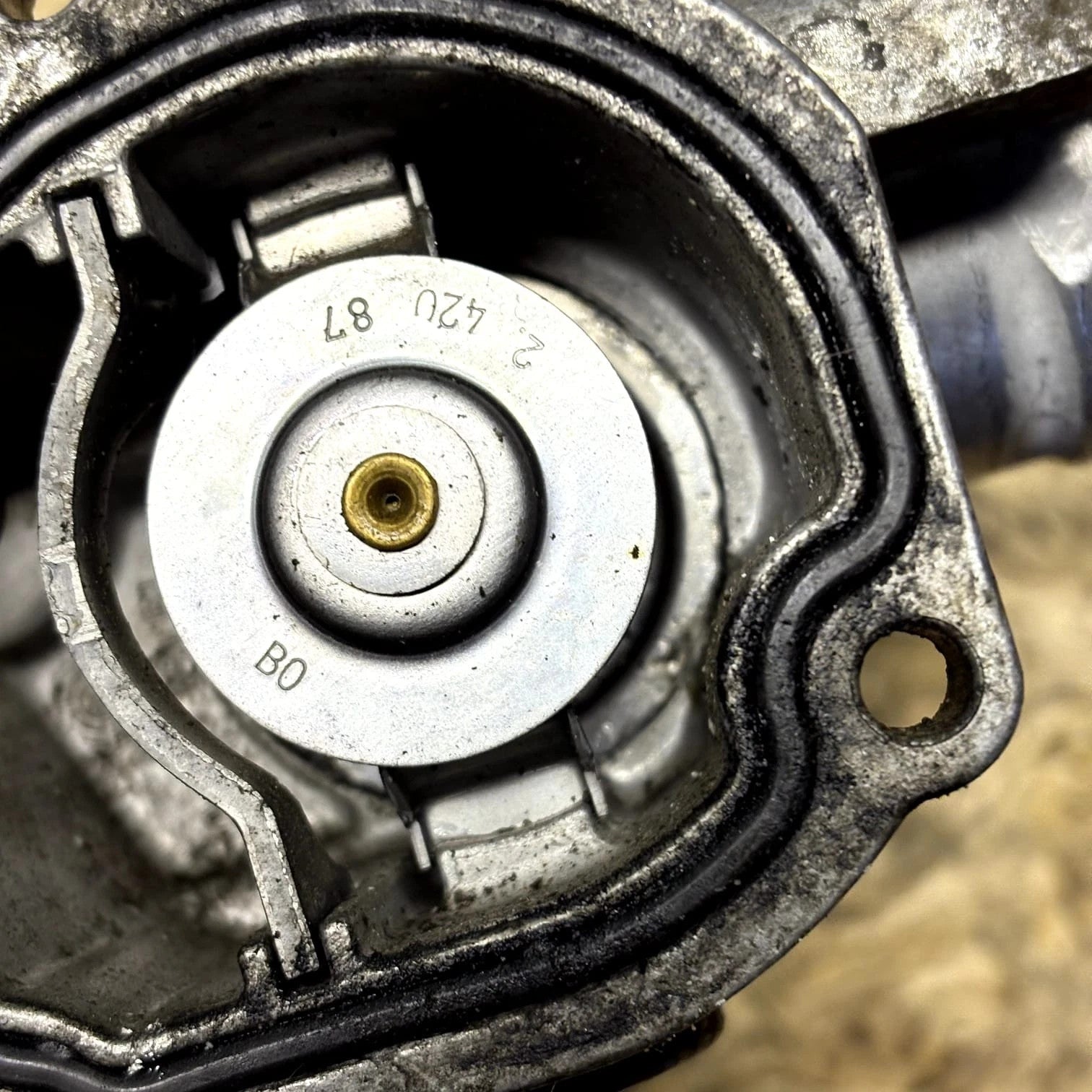 Mercedes C E CLK 1998-2005 V6 Thermostat Housing 242087