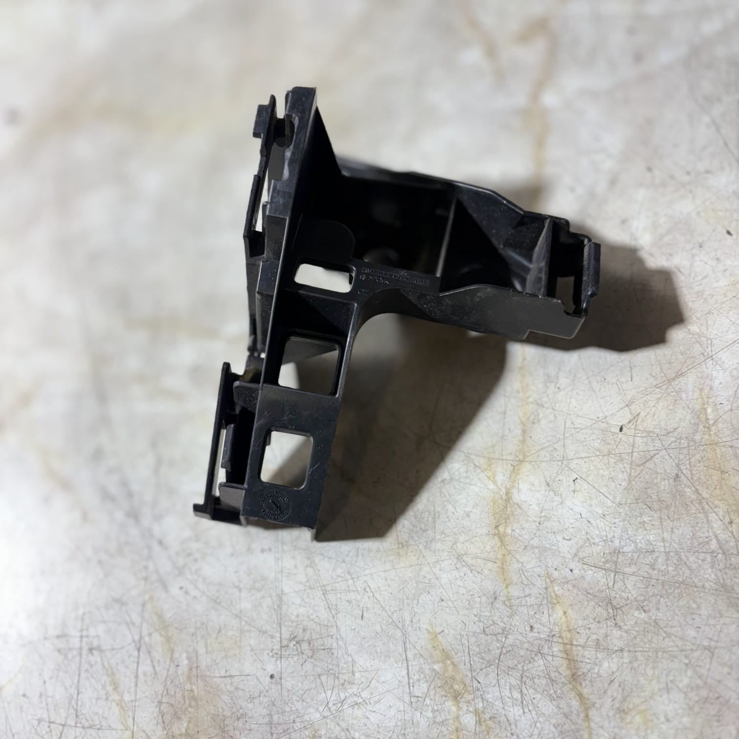 VOLKSWAGEN GOLF MK7 REAR BUMPER MOUNT BRACKET SIDE 5G6807393A NSR