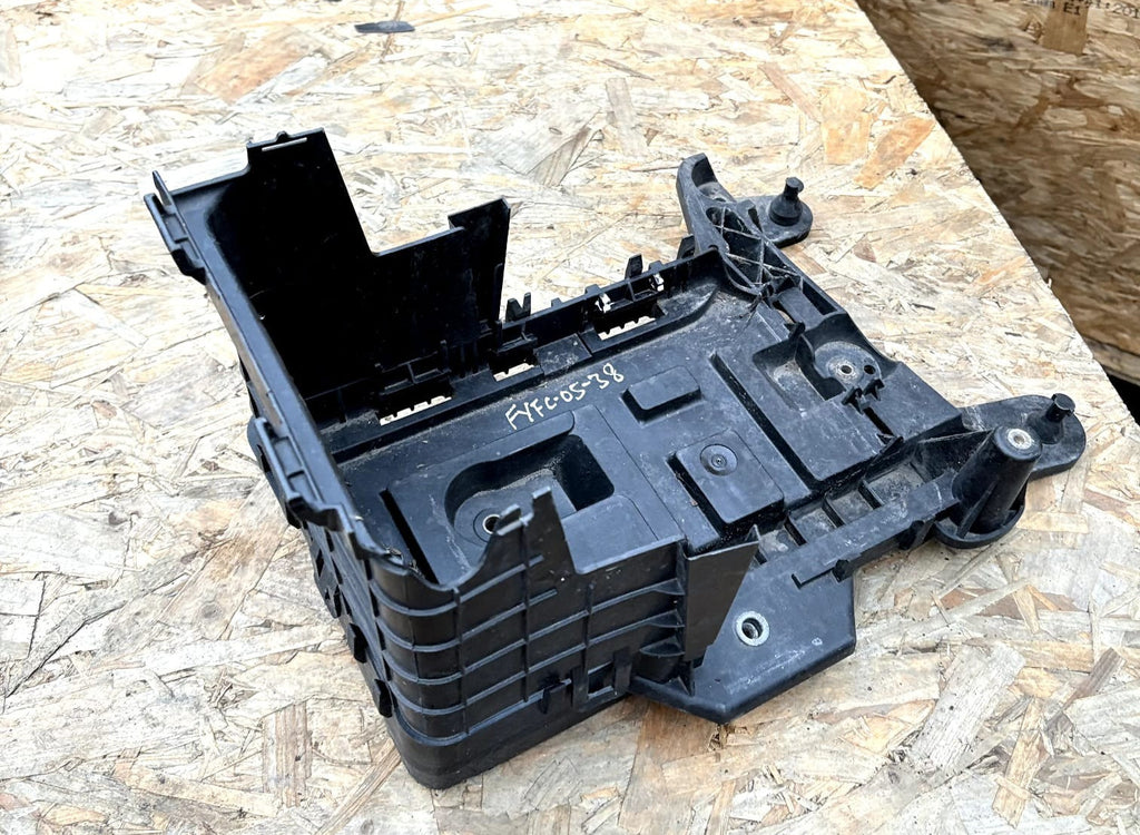AUDI VW SKODA SEAT 1.6 BATTERY TRAY HOLDER 1K0915325A *FAST DELIVERY* 2010