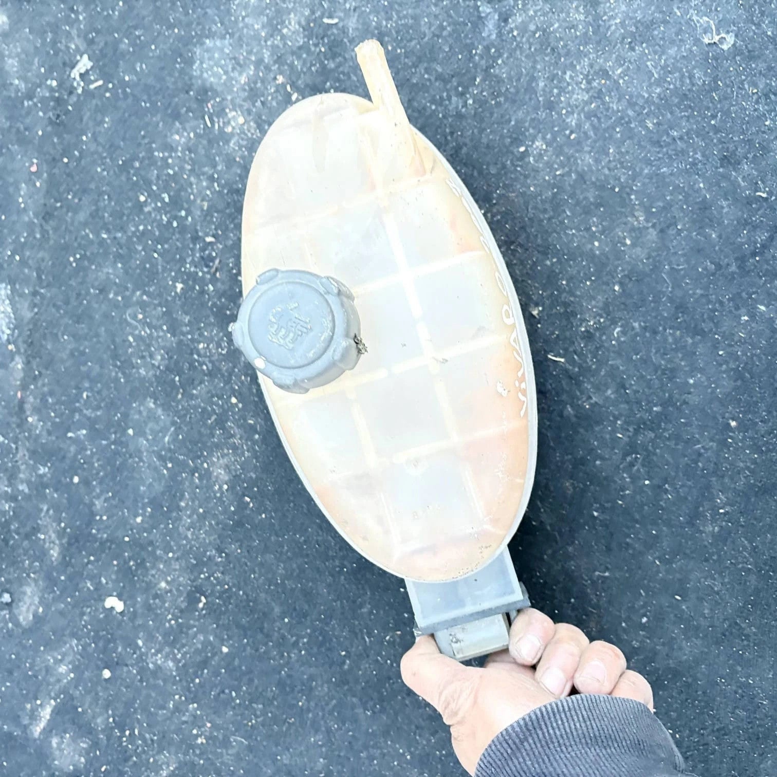 RENAULT PRIMASTAR COOLANT EXPANSION TANK 2.0L DIESEL 7700312900 Opel Vivaro 2007
