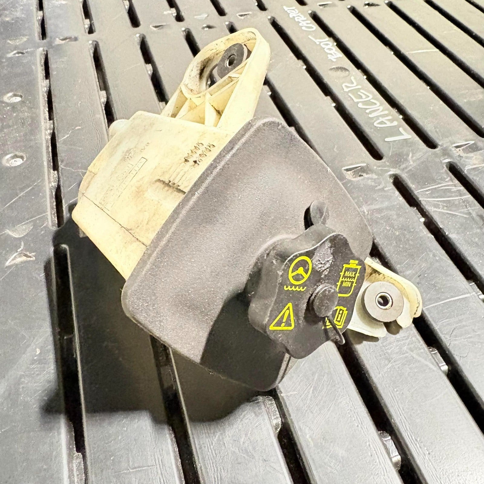 JAGUAR X TYPE 2001-2009 POWER STEERING FLUID RESERVOIR BOTTLE XW43-3R700-AC