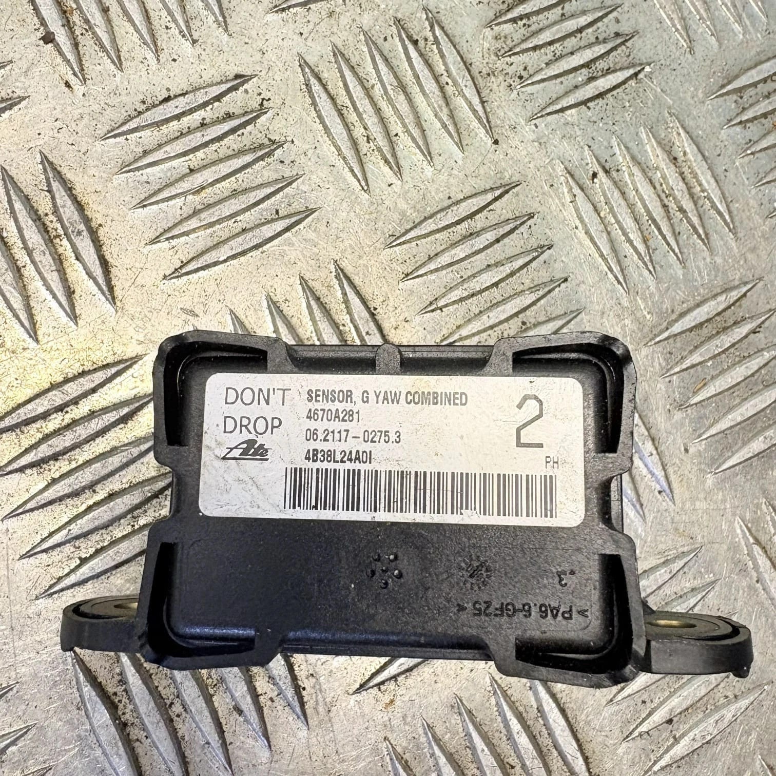 Mitsubishi LancerVIIIOriginalESP Sensor TransverseAcceleratorSensor 4670A28 2010