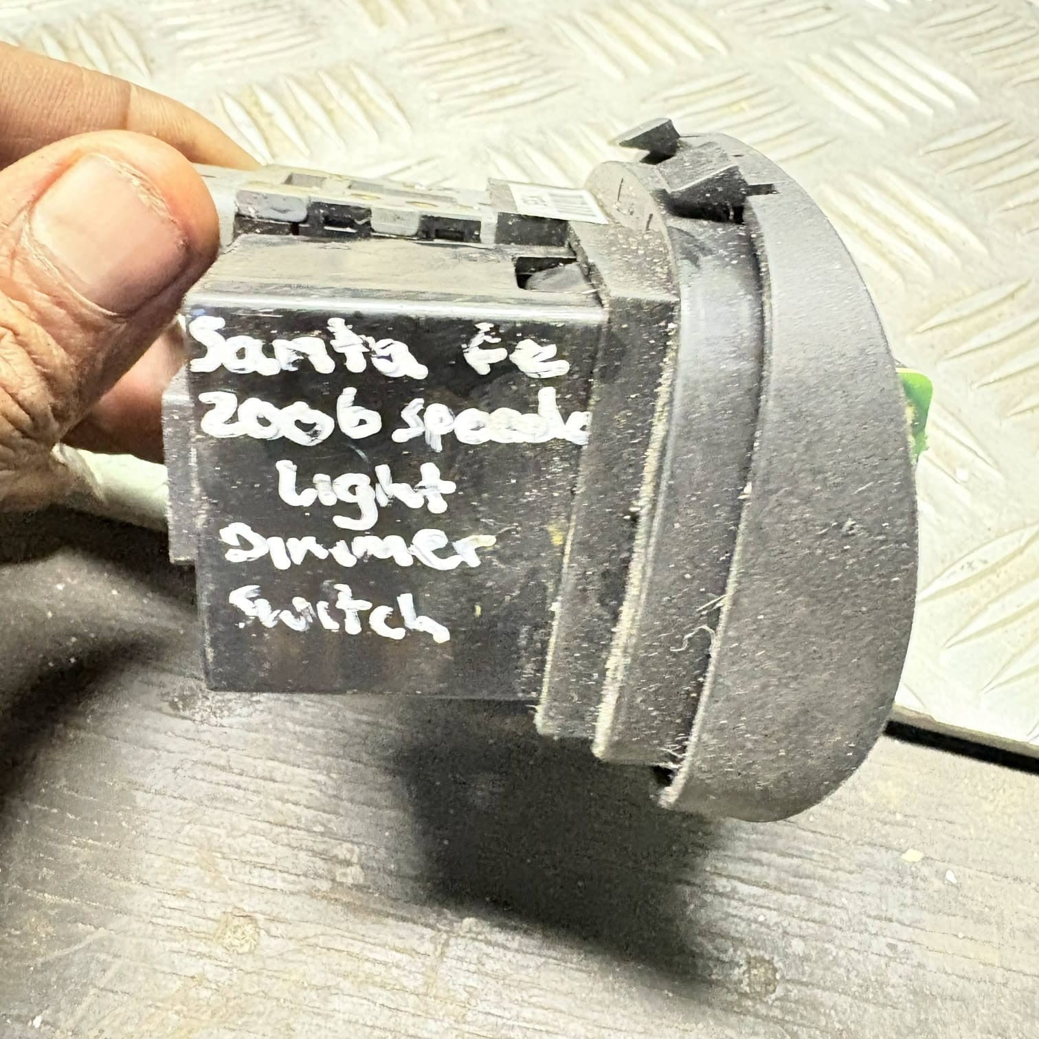 HYUNDAI SANTA FÉ IV TM Switches 9360026700 2.0 Petrol/electricity 22683327 2006