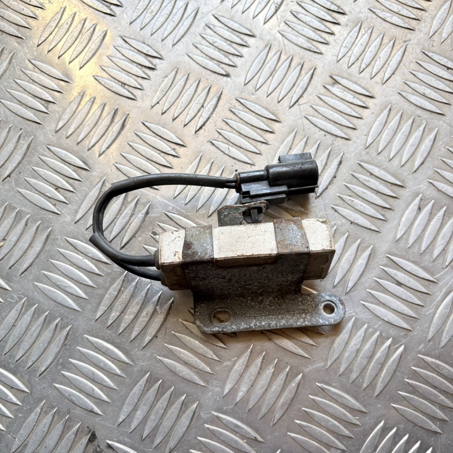 Toyota Yaris Mk2 XP90 Radiator Fan Resistor Relay Denso 246810-6110B 2005-2012