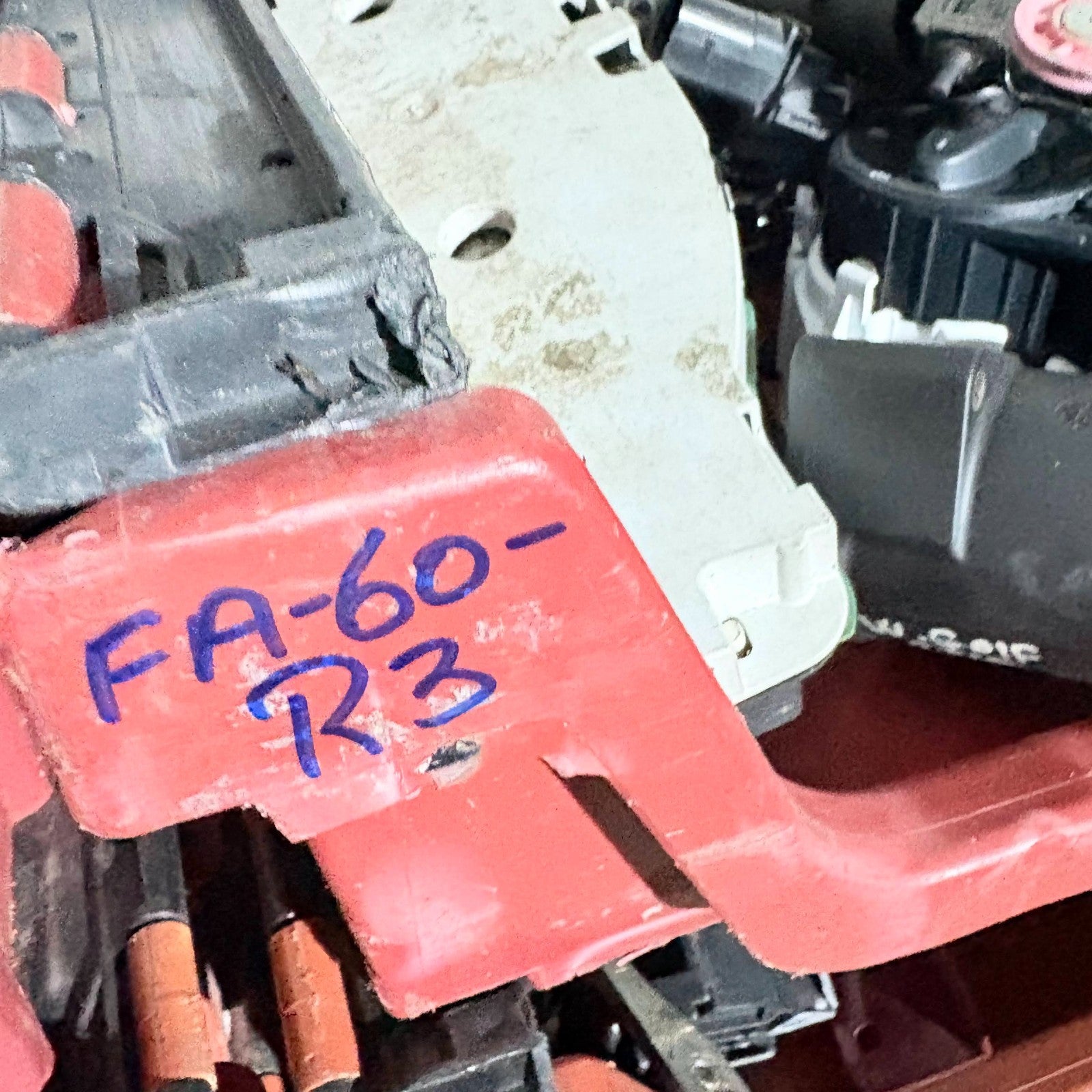 CHRYSLER 2013 5 DOOR WINDOW REGULATOR & MOTOR FRONT LEFT SIDE
