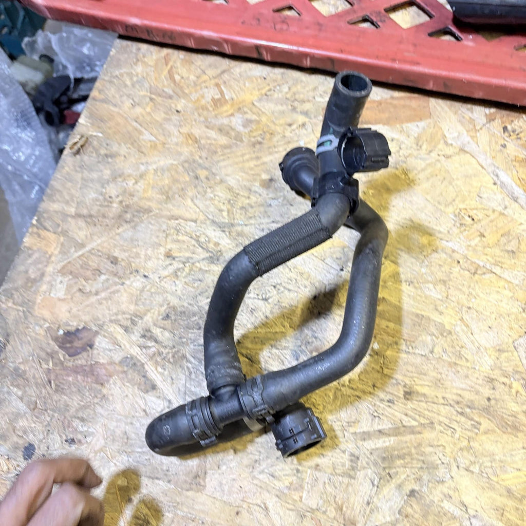 Audi A4 2.0 TDI CJCD-Heater Matrix Coolant Pipes-8K0819334AB