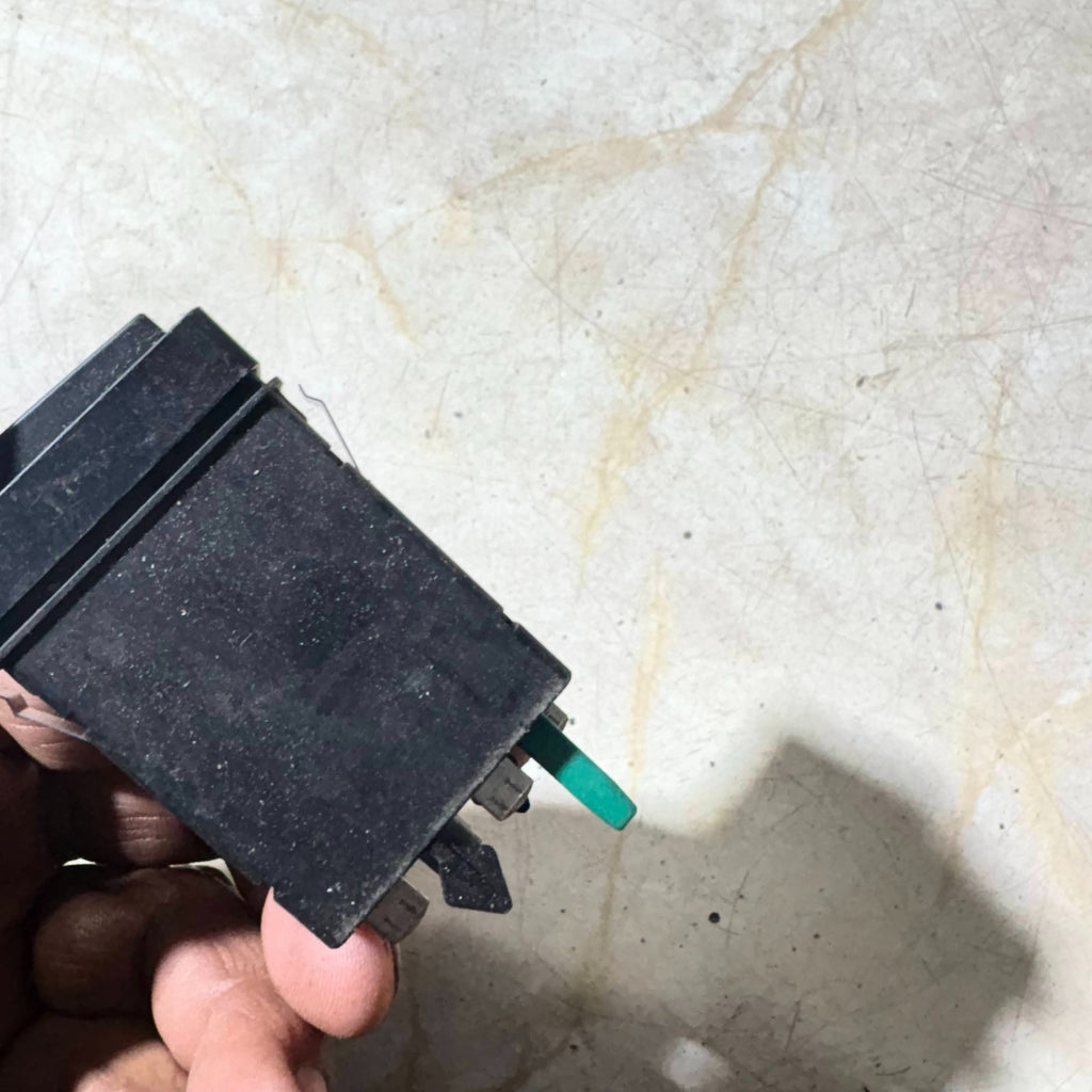 Skoda Superb Mk1 2001-2008 Front Left Heated Seat Switch 3U0963583