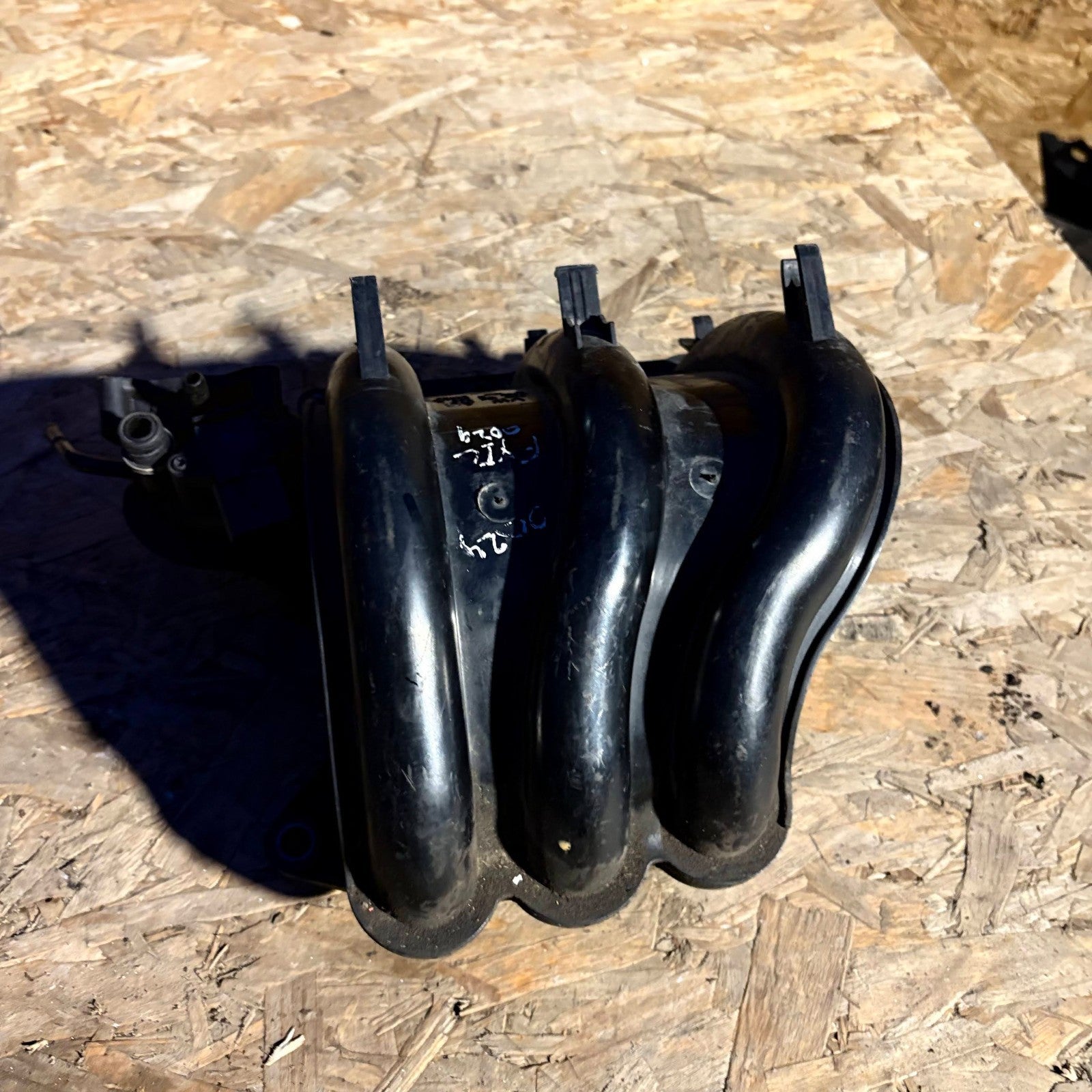 VW/SKODA FABIA 5J MK2 07-14 1.2 PETROL INLET INTAKE MANIFOLD O3D129766L