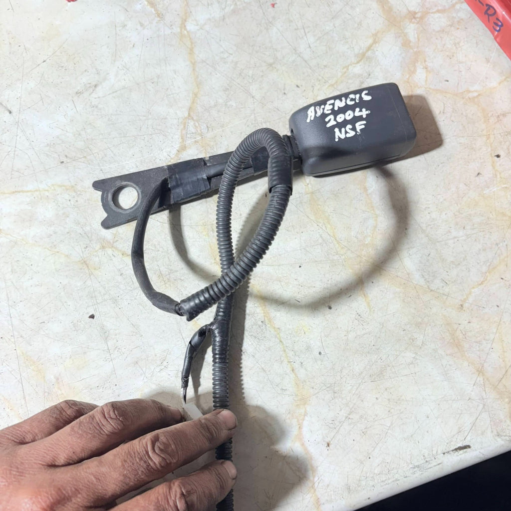 2004 Toyota Avensis Left Front Seat Belt Buckle