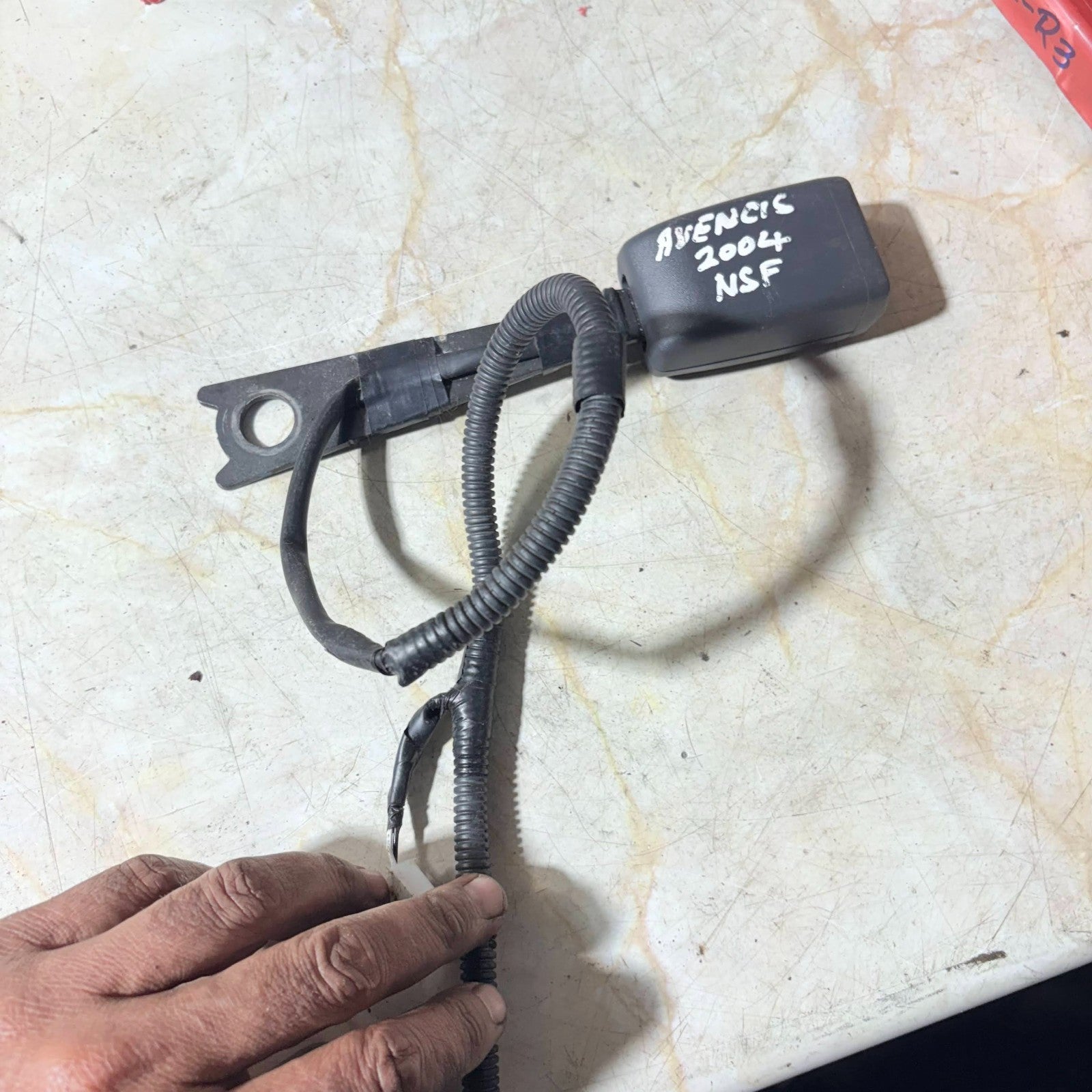 2004 Toyota Avensis Left Front Seat Belt Buckle