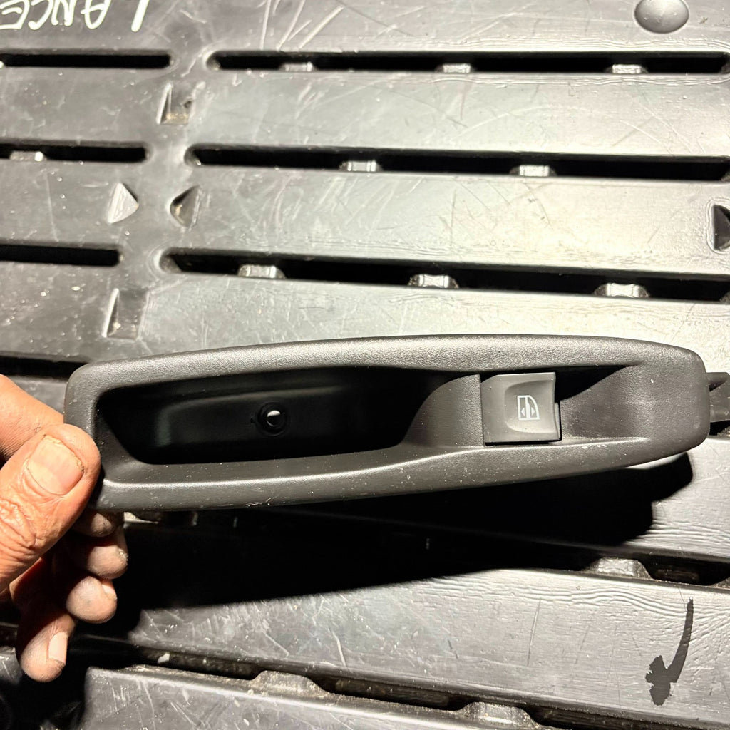Rear Window for RENAULT CAPTUR 2017-2019 MP6844