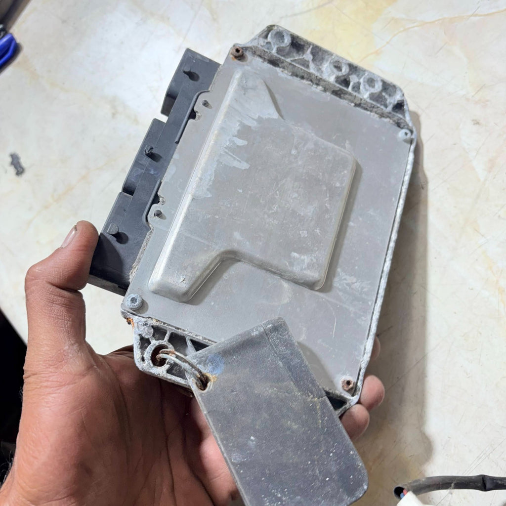 2008 RENAULT MEGANE ENGINE CONTROL UNIT MODULE 21584288-2A