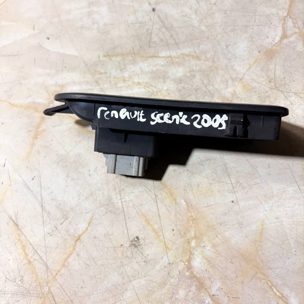 Renault Scenic Mk2 03-06 Passenger Side Front Electric Window Switch