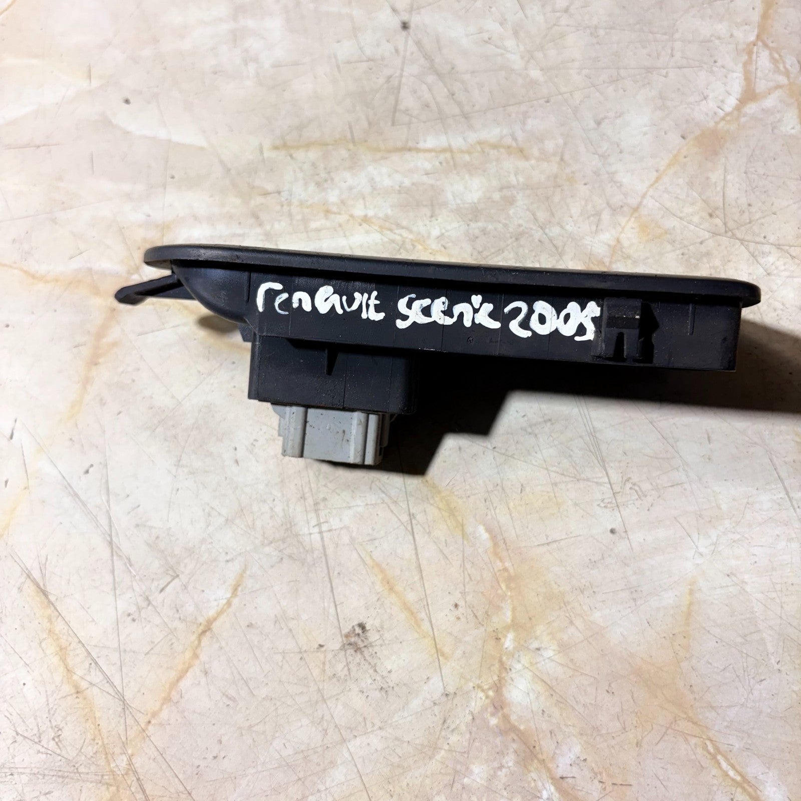 Renault Scenic Mk2 03-06 Passenger Side Front Electric Window Switch