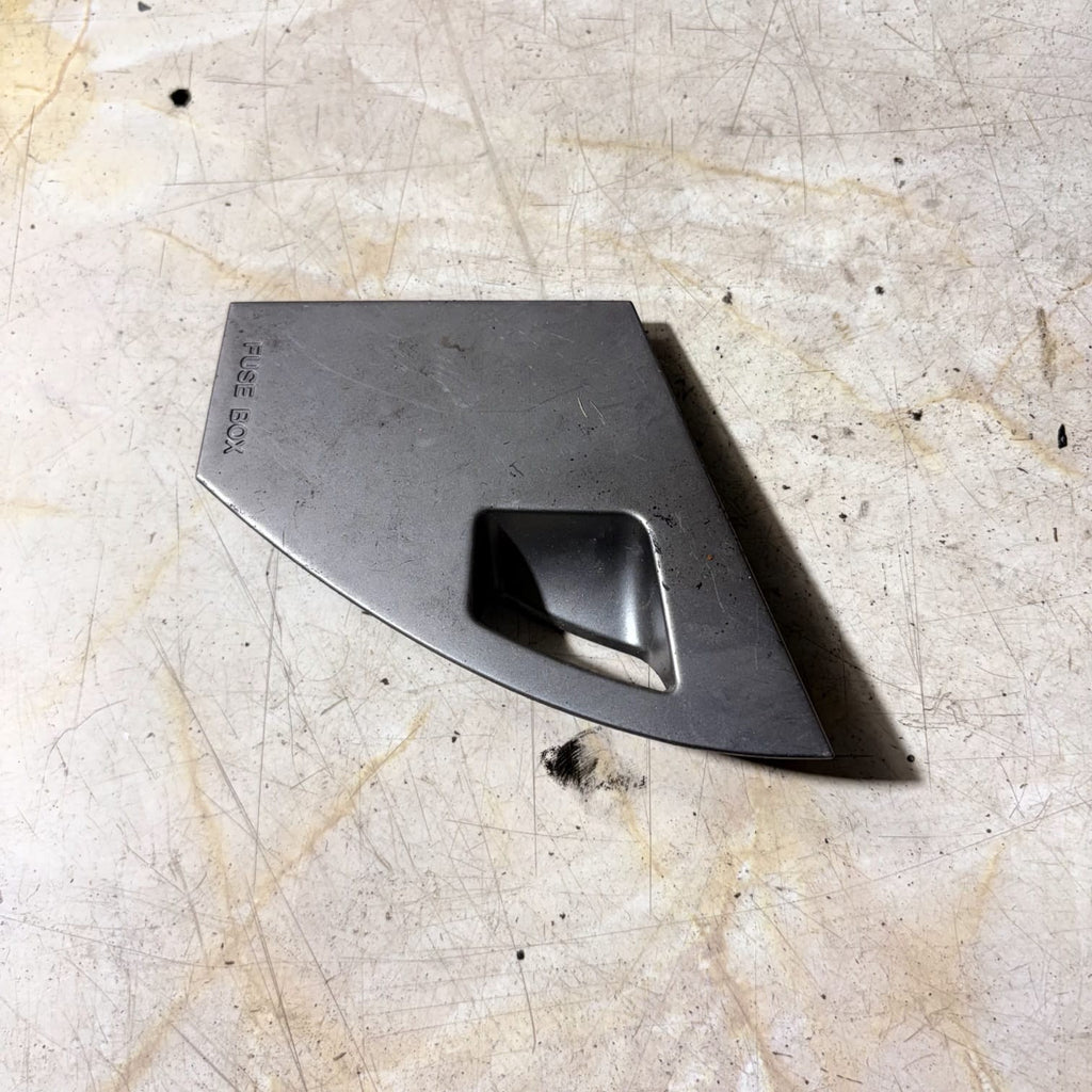 Mazda 2 DE 1.4CD 50kW Diesel Interior Fuse box cover D65155551