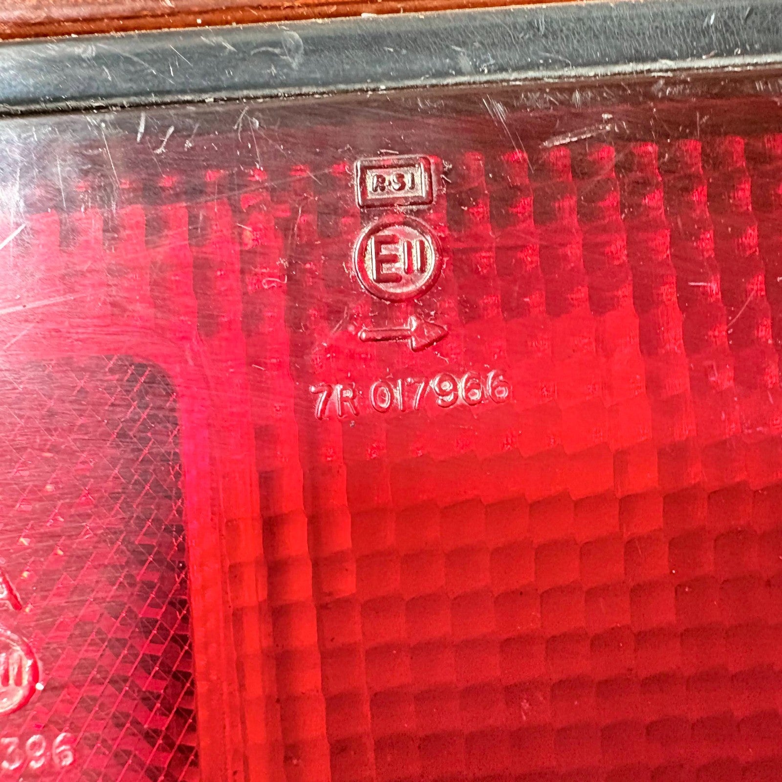86-87 Civic 4Dr RearRight Taillight Combination Brake Signal Stop Lamp