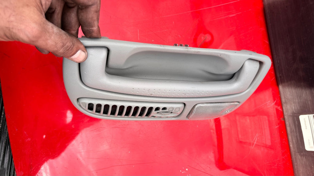 Kia Sedona 2004 Rear Left Side Handle w/Air Vents & Light OK552 51 310