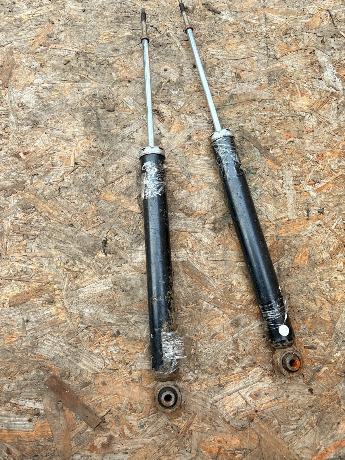 Nissan Juke Acenta 2010-2020 Rear Shockers Pair J44