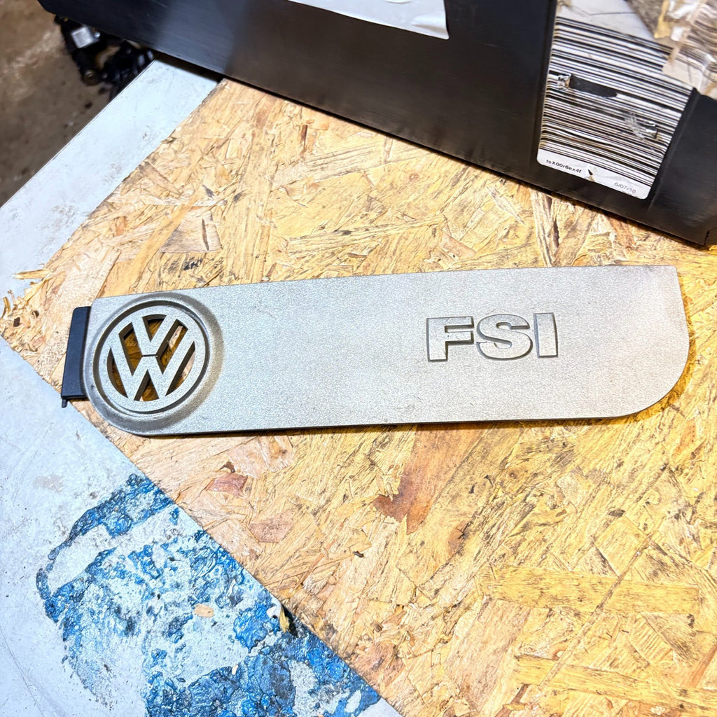 2007 VOLKSWAGEN PASSAT ENGINE COVER 2000FSI 06F103929G