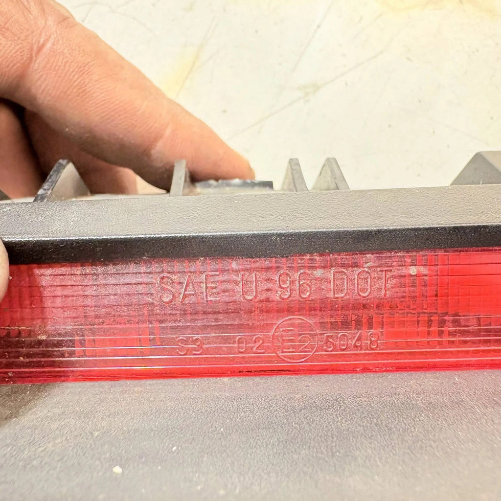 Citroen C3 C4 C5 Berlingo 2008-2018 Rear Central Third Brake Light E25048