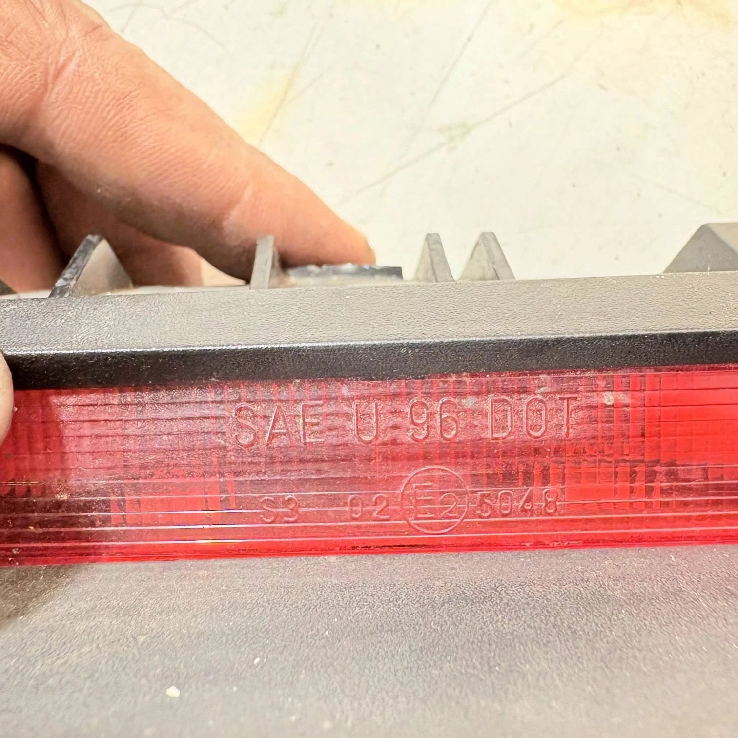 Citroen C3 C4 C5 Berlingo 2008-2018 Rear Central Third Brake Light E25048
