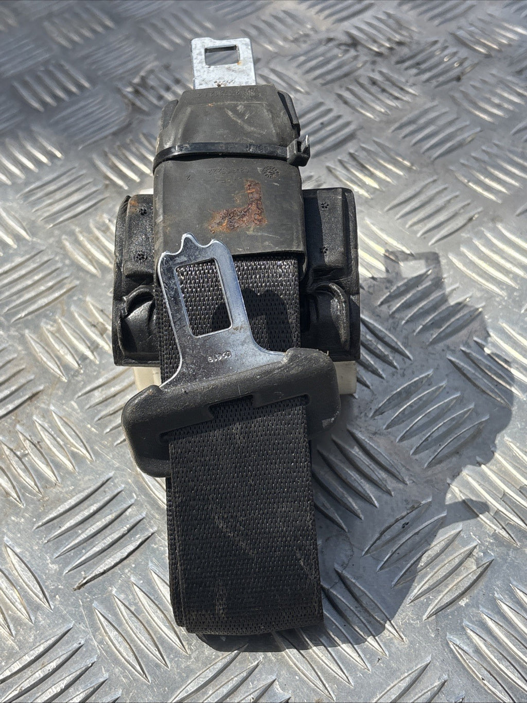 2002-2008 Vauxhall Signum Rear Seat Belt Middle Centre