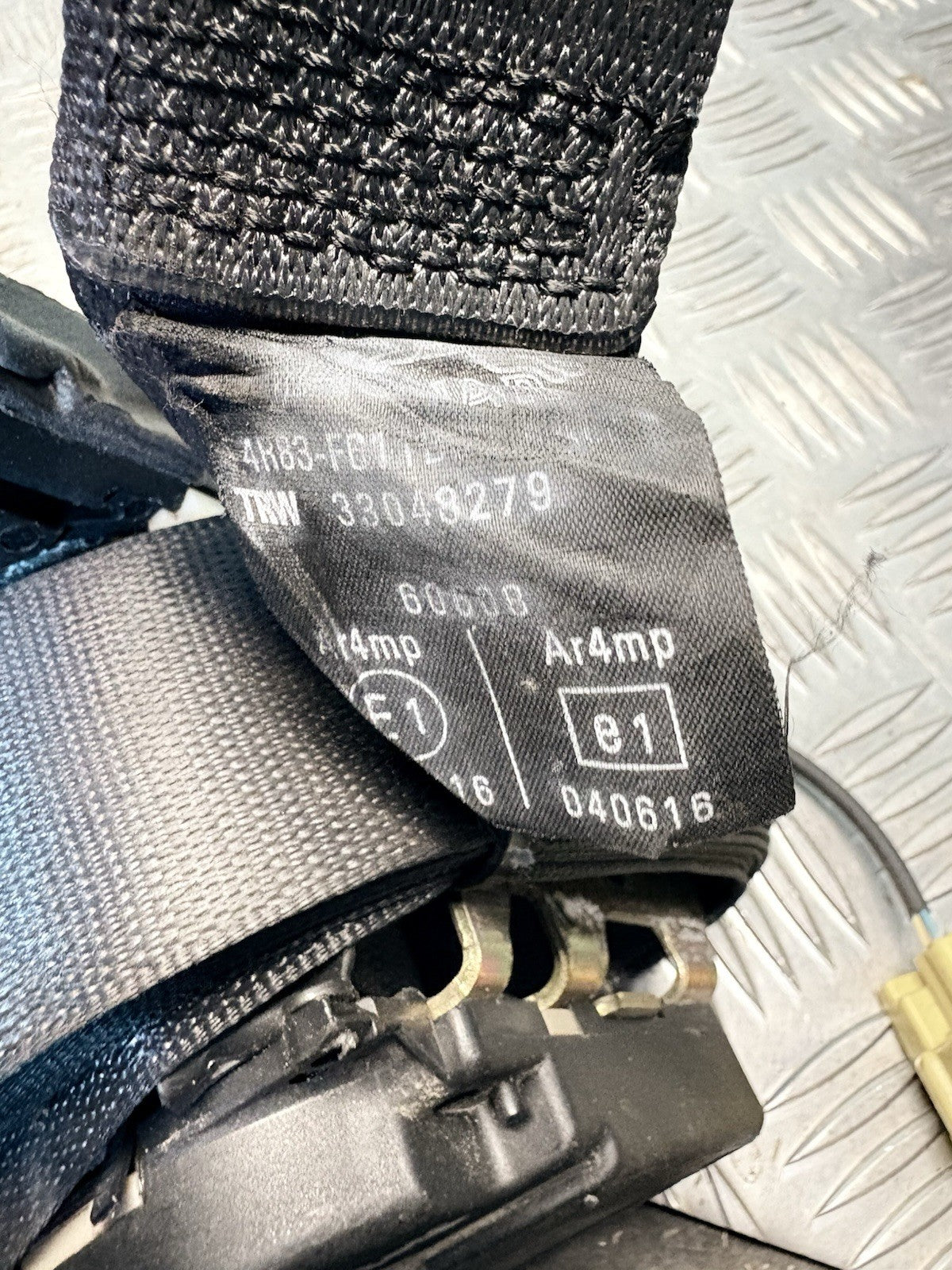 JAGUAR S-TYPE 2002-2007 DRIVER OFF SIDE REAR RIGHT SEAT BELT 4R83-F611B68-AALEG