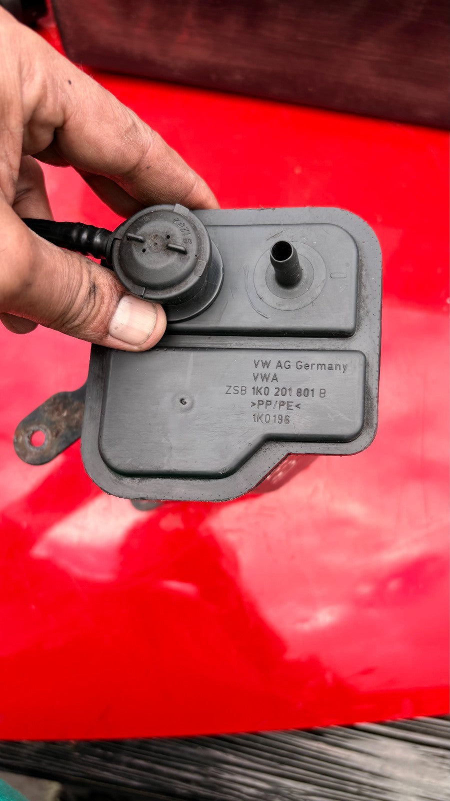 2004 VW GOLF CAXA CHARCOAL CARBON FILTER CANISTER 1KO 201 801 B