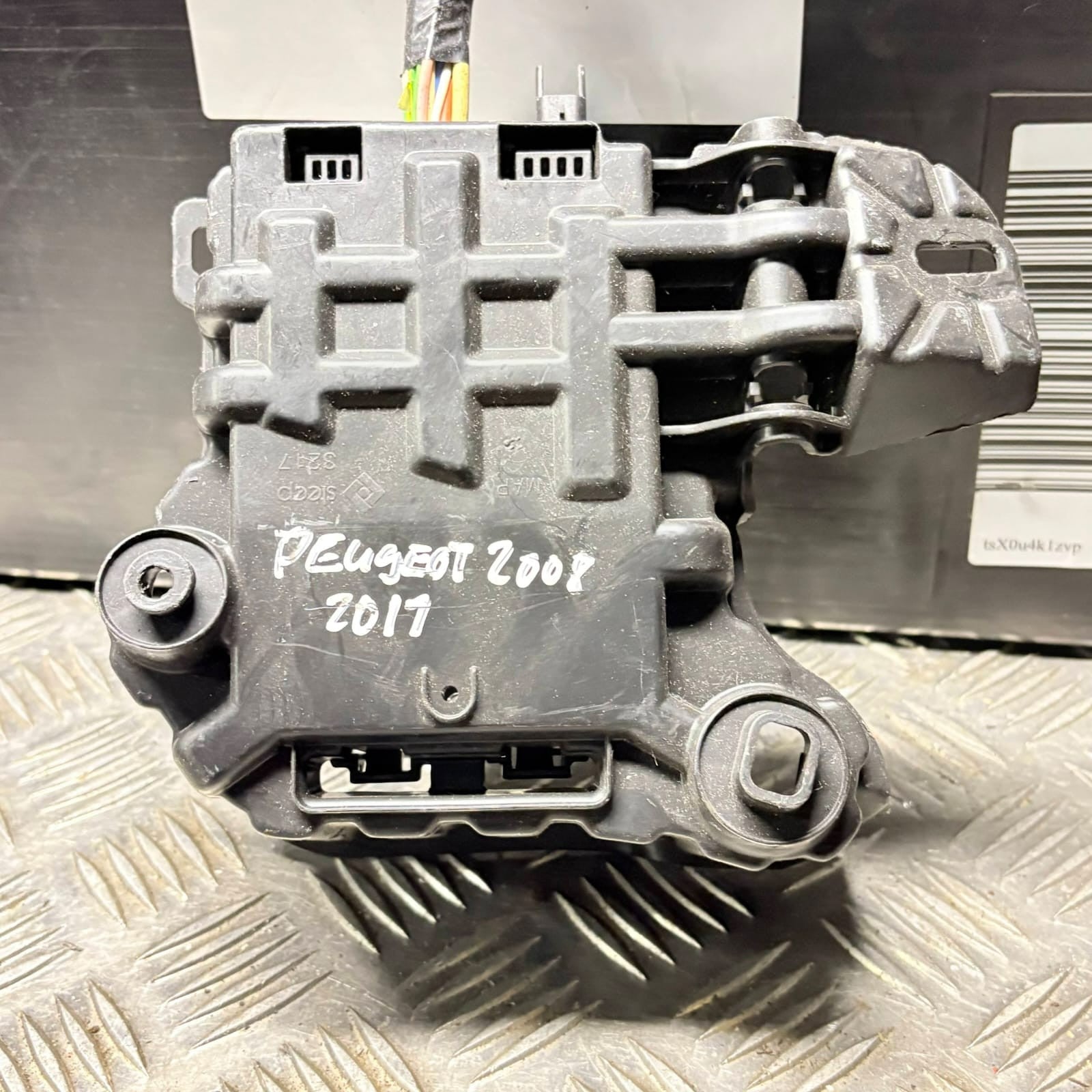 Peugeot 2008 2016-2019 Fuse Box BCM Unit 43662601
