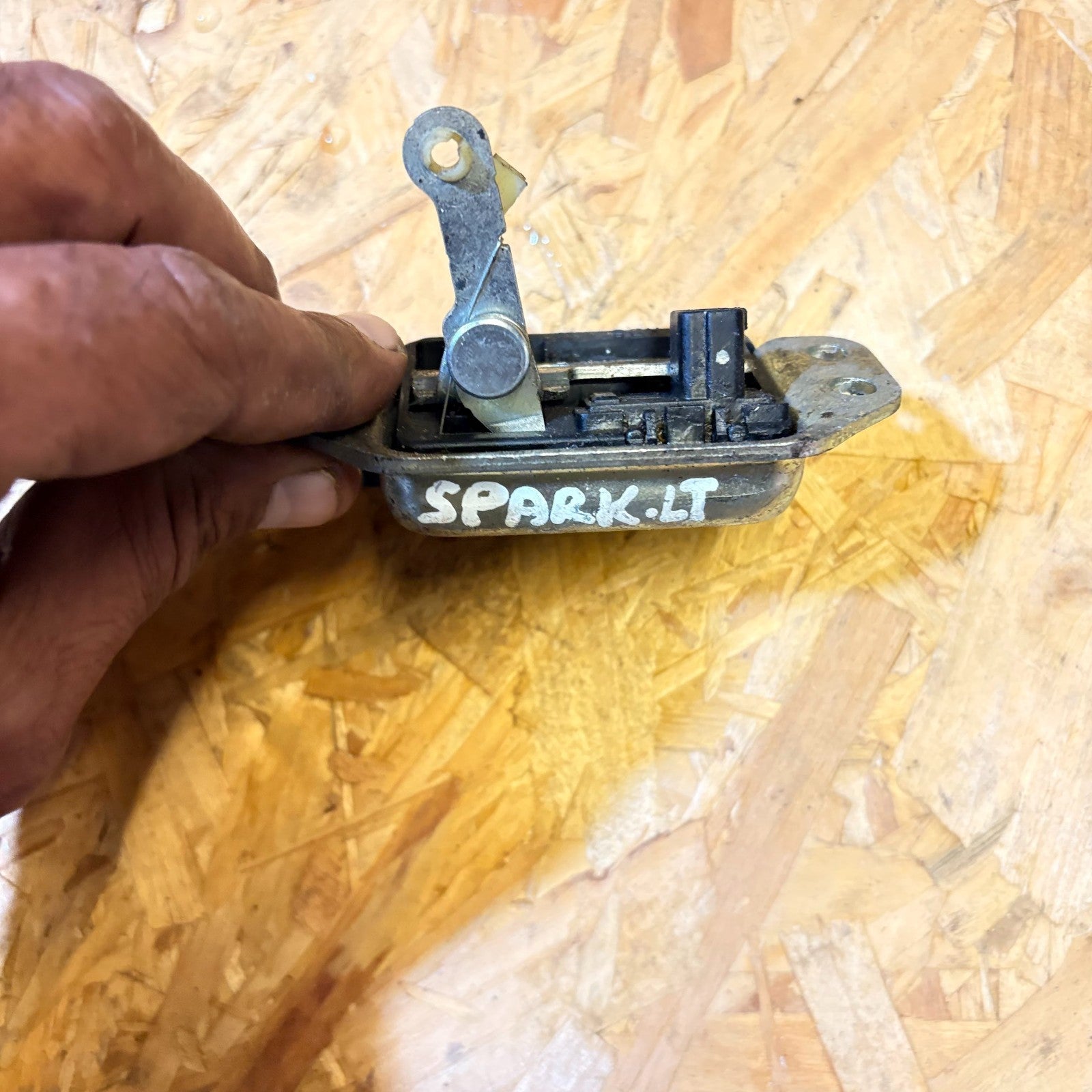 CHEVROLET SPARK LT Mk1 Boot Tailgate Lock Catch