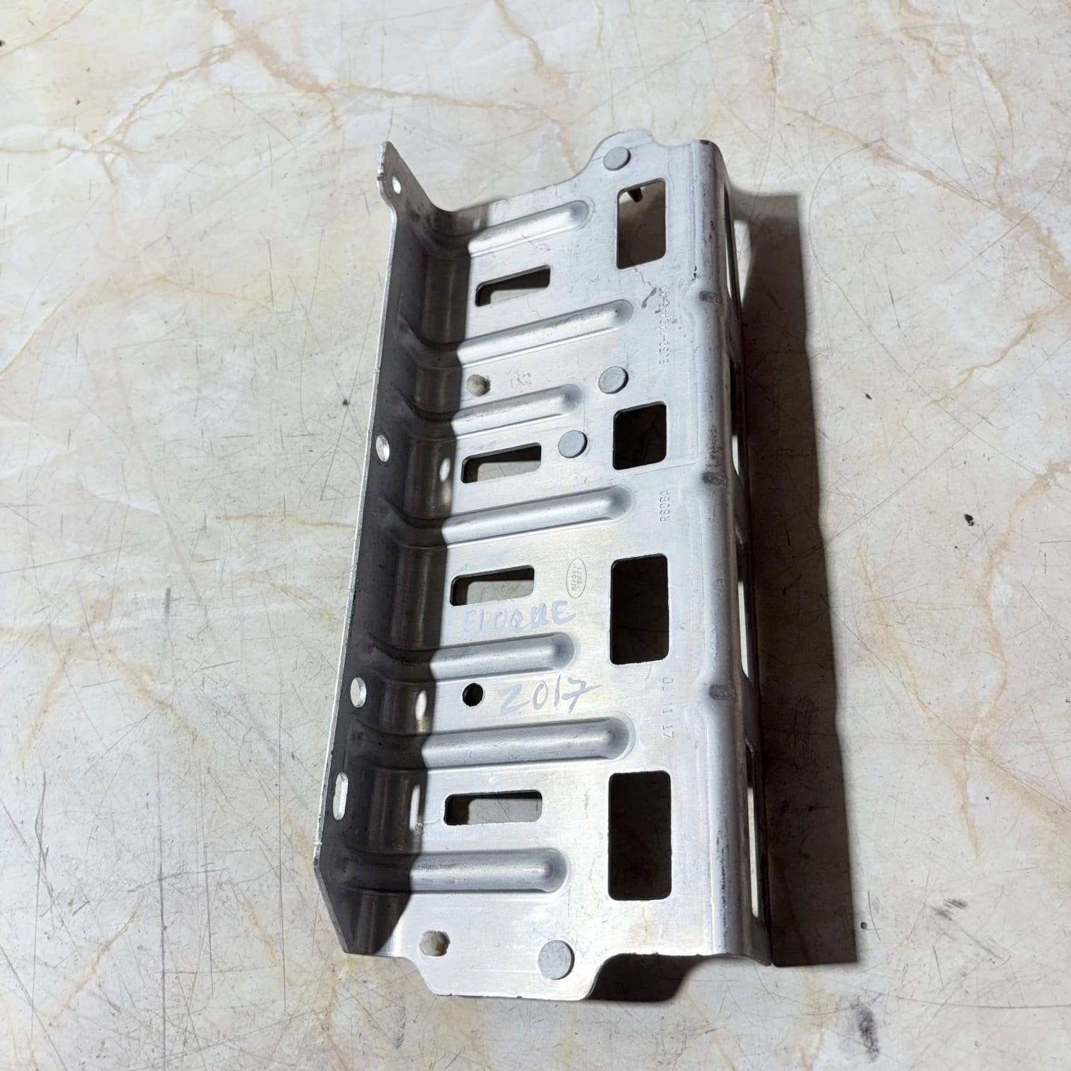 Range Rover Evoque L538 Fuse/Relay Box Mount Bracket EJ32-14C445-AA 2012-2018