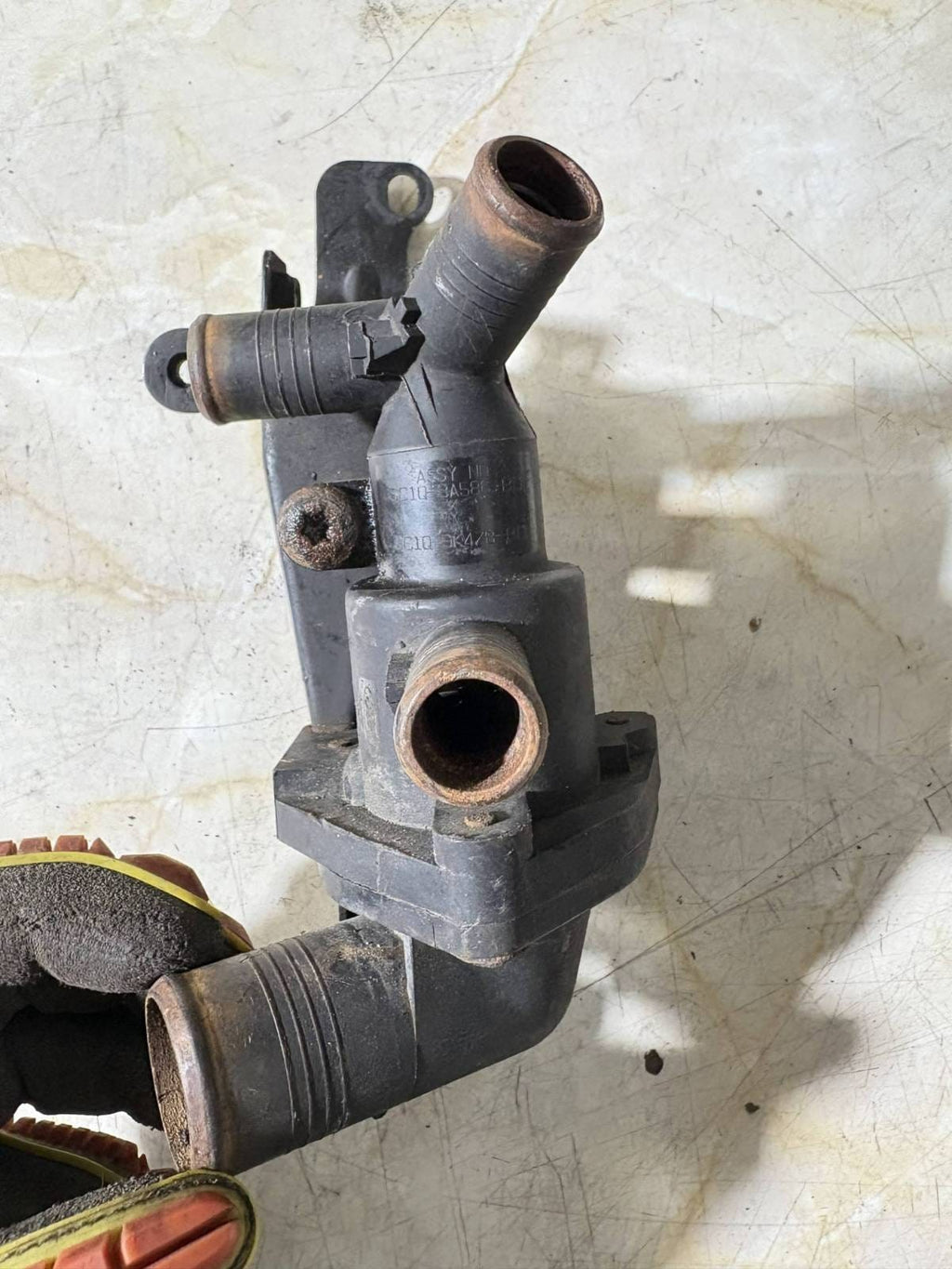 FORD TRANSIT 2002-2013 COOLANT THERMOSTAT HOUSING W584A
