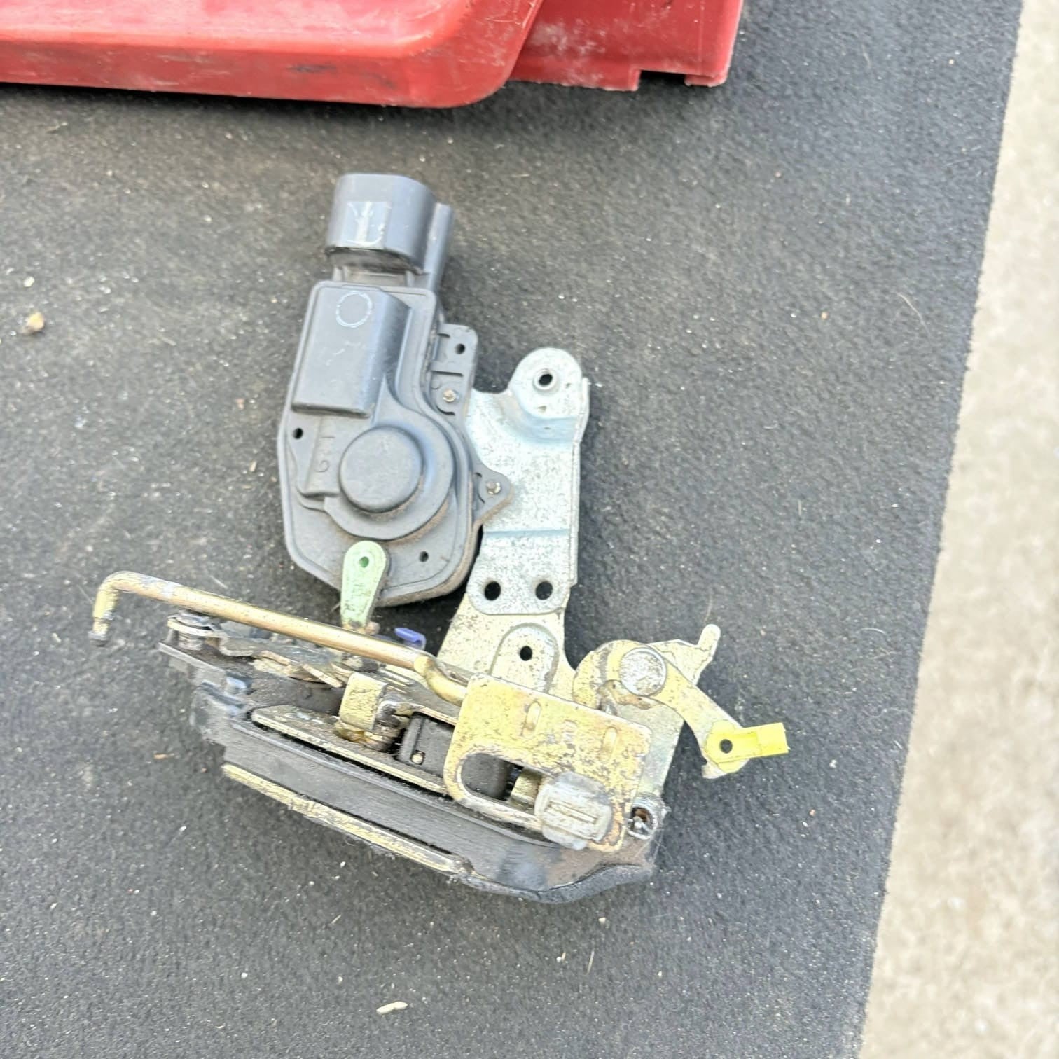 PASSENGER FRONT DOOR LOCK/5.PUERTAS/6.PINES 595032 FOR TOYOTA RAV 4 A2 2.0 TU