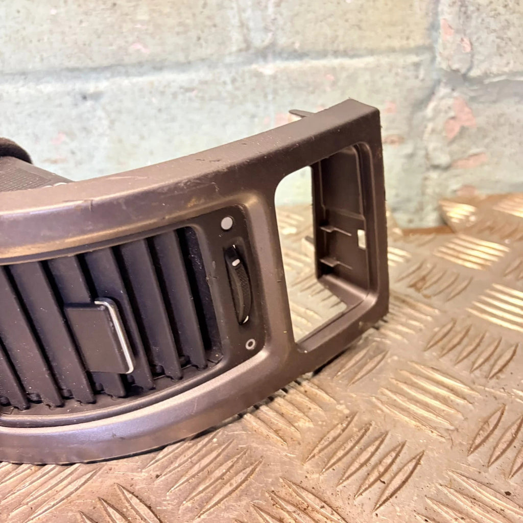 Honda CR-V Mk3 2007-2012 RHD Dash Air Vent Outlet Right Driver 77620-SWW-E010-M1