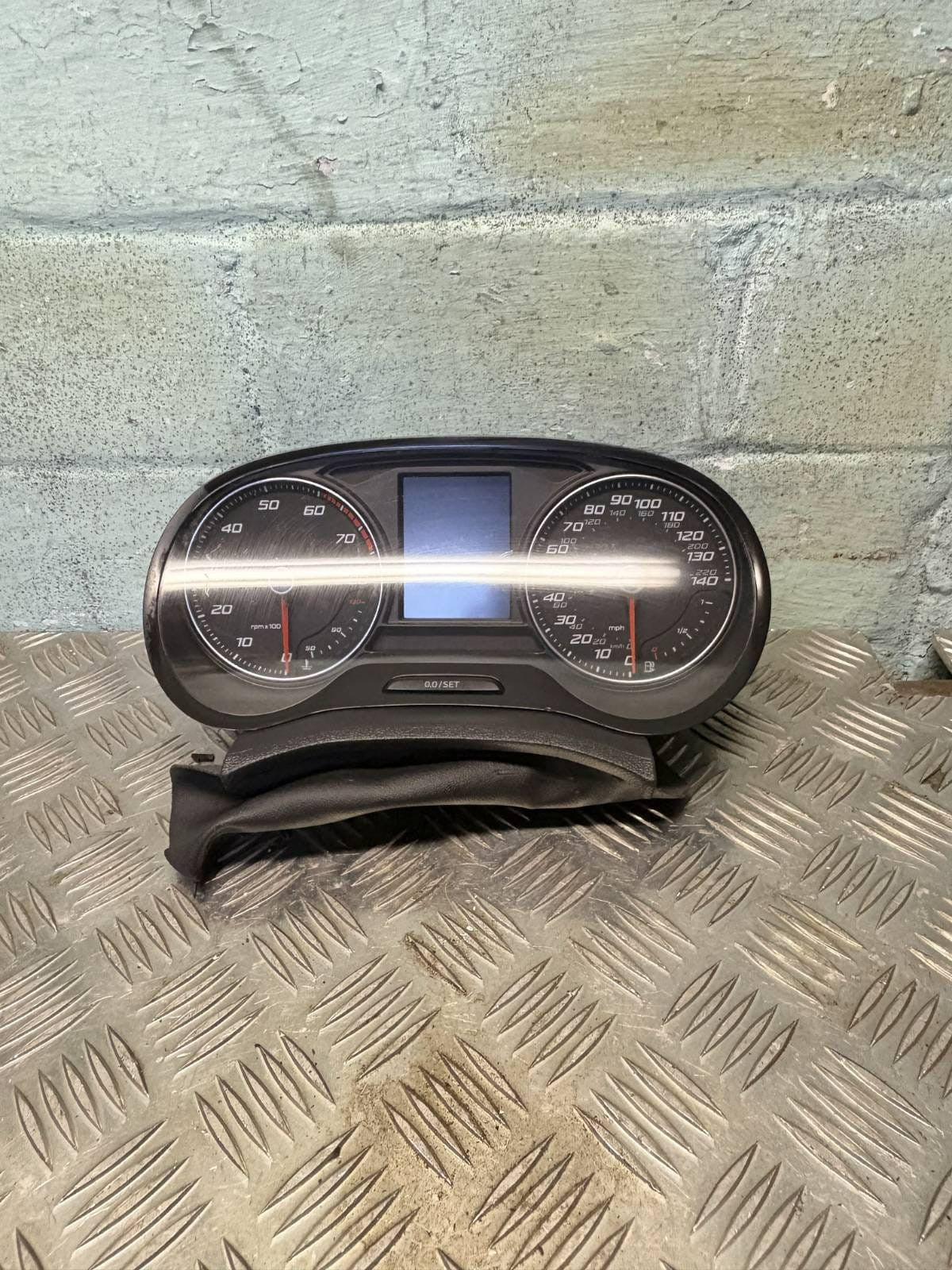 INSTRUMENT CLUSTER SKODA FABIA MK3 (NJ) 2016 PETROL Speedo Clock A2c87325600