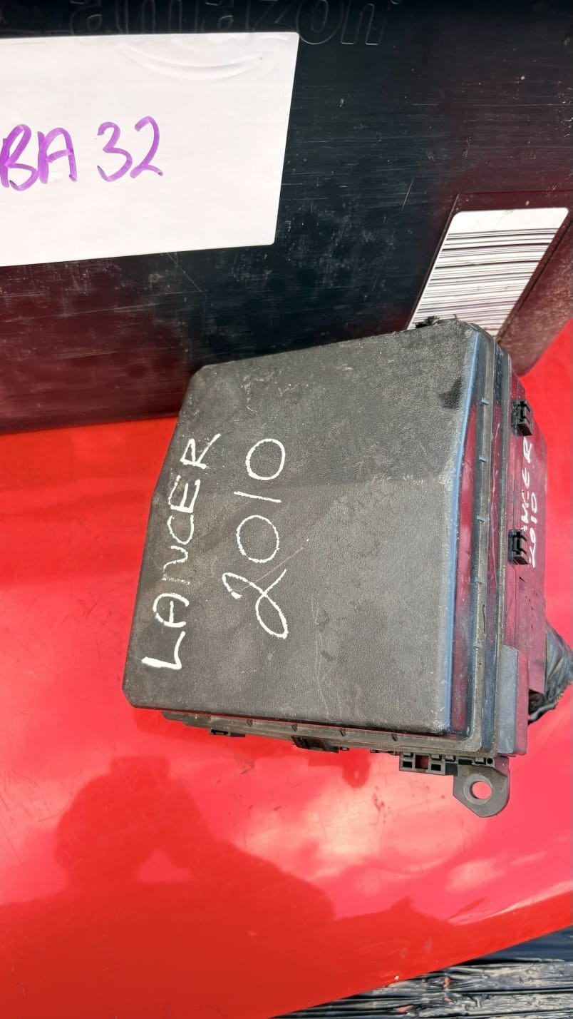 2010 MITSUBISHI ASX FUSE BOX PR061-02000