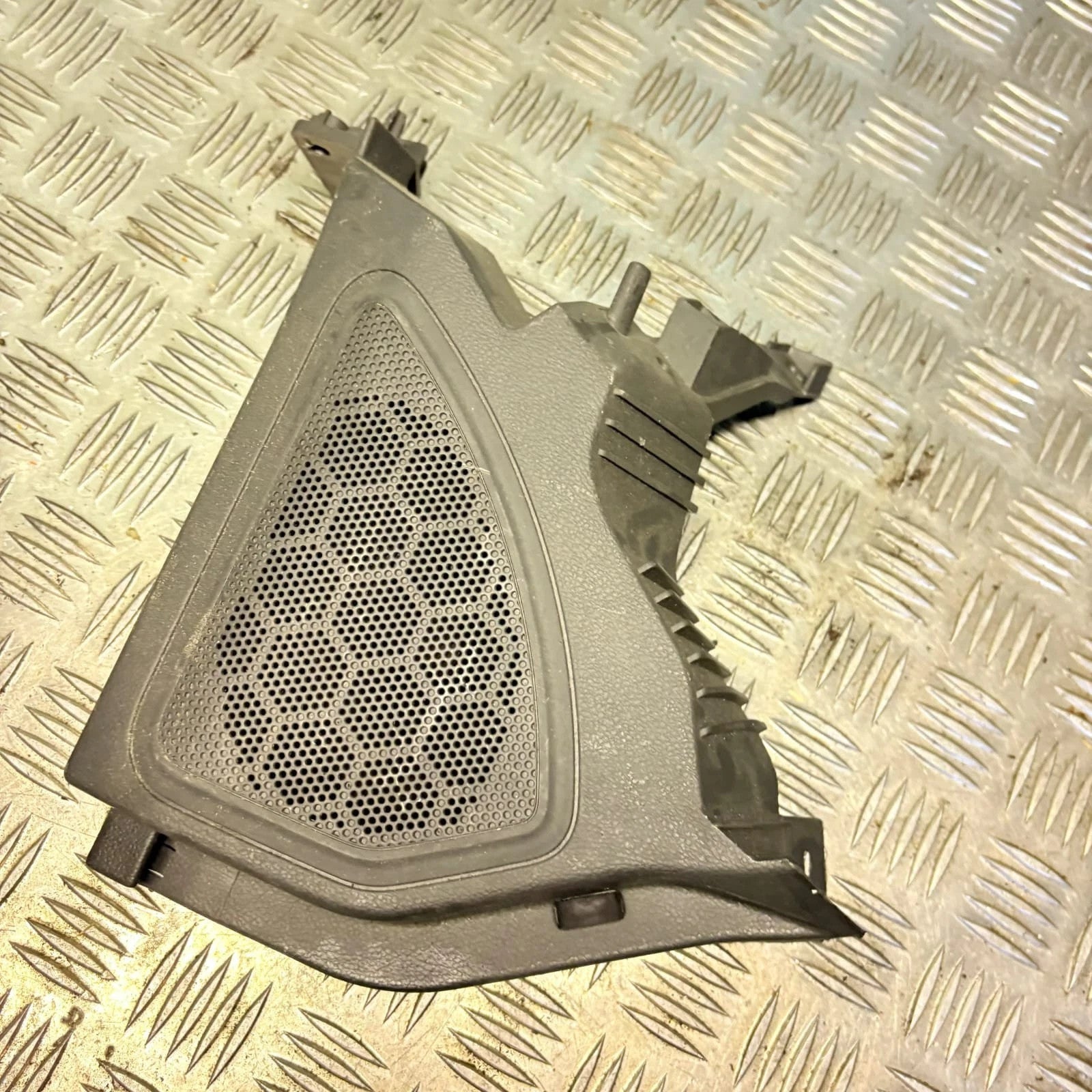 CHEVROLET SPARK 2013 PASSENGER REAR DOOR SPEAKER 95208015