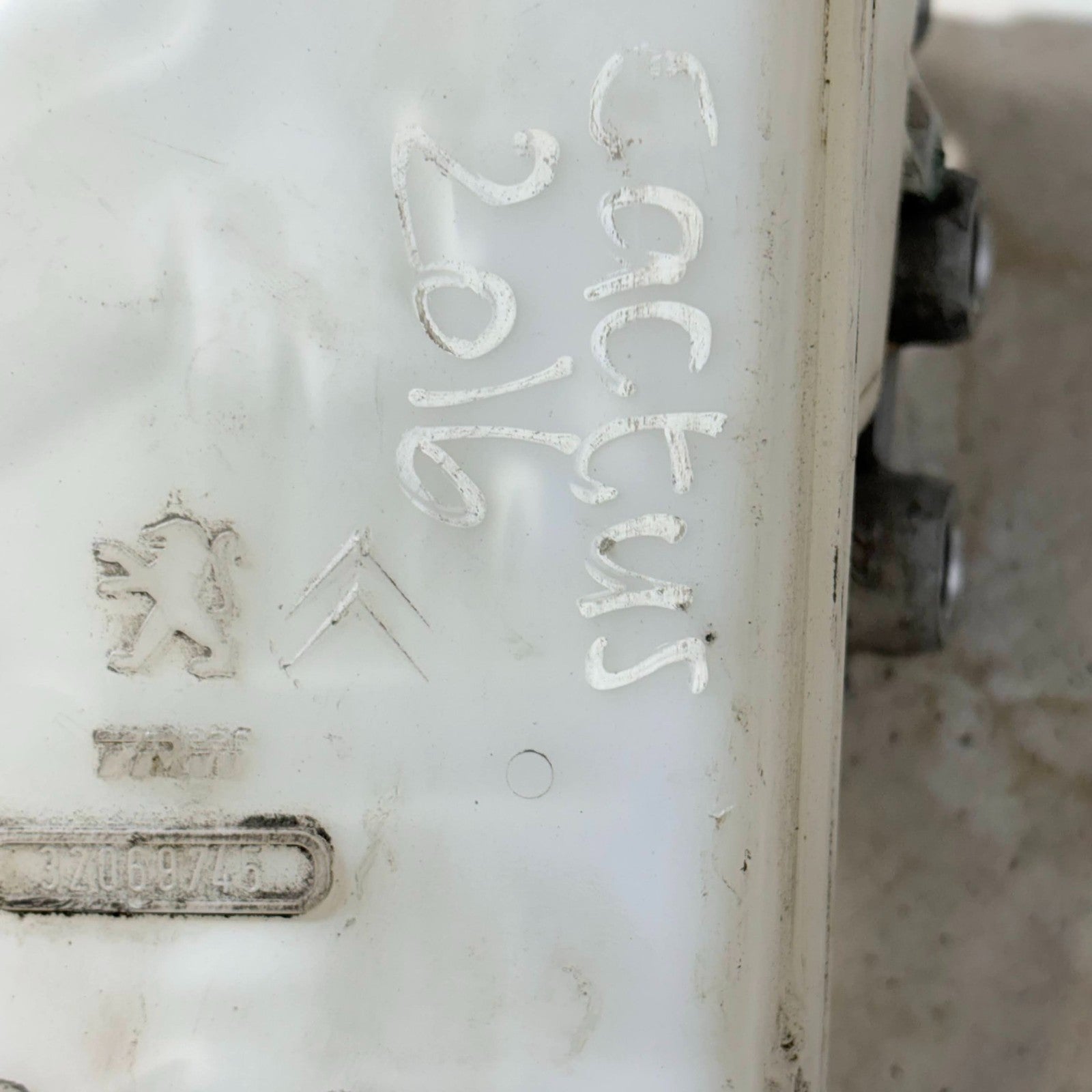MAIN BRAKE CYLINDER WITH CONTAINER/37069745/FOR CITROËN C4 CACTUS