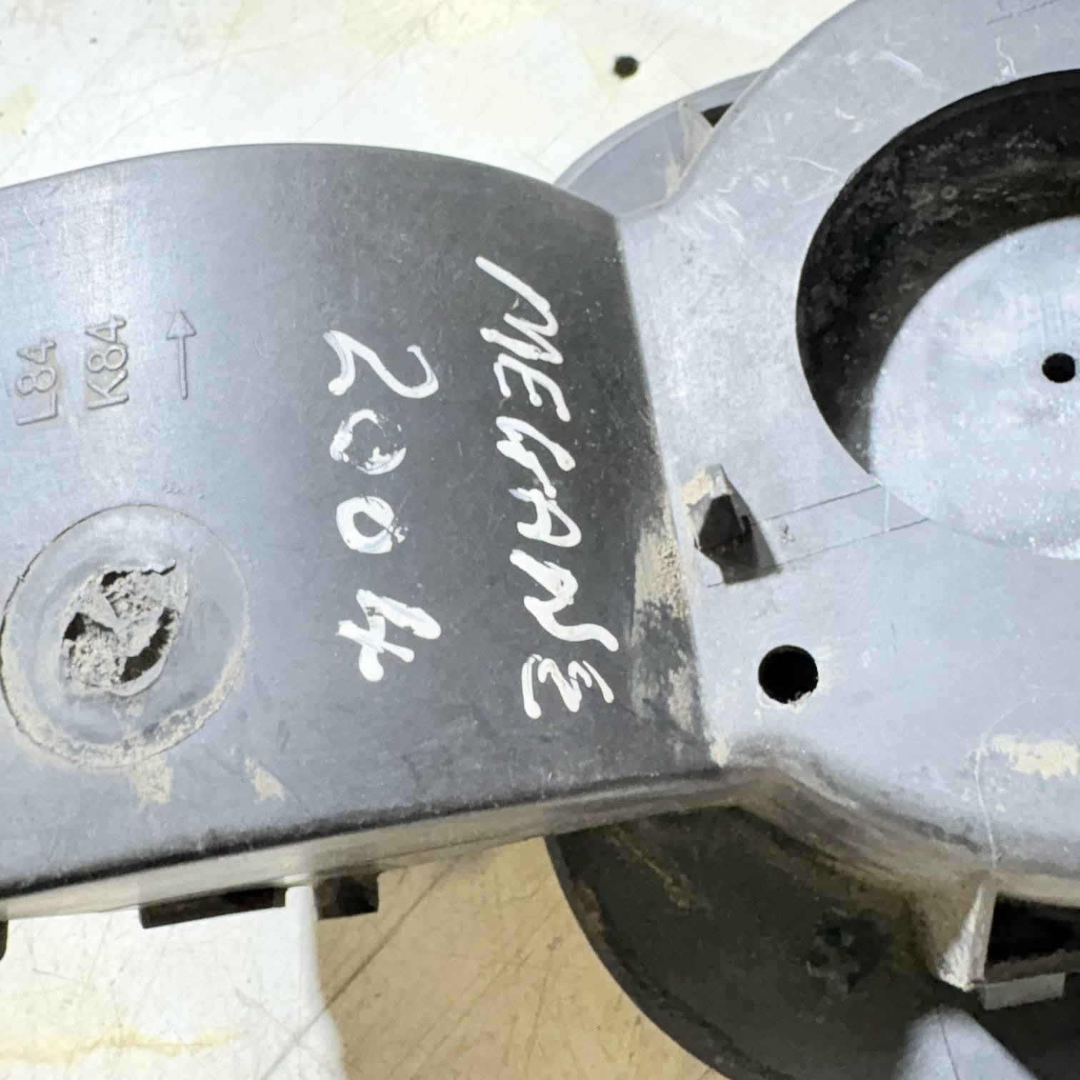 RENAULT MEGANE MK2 2004 FUEL FILLER FLAP DIESEL GREY 103H 8200139543