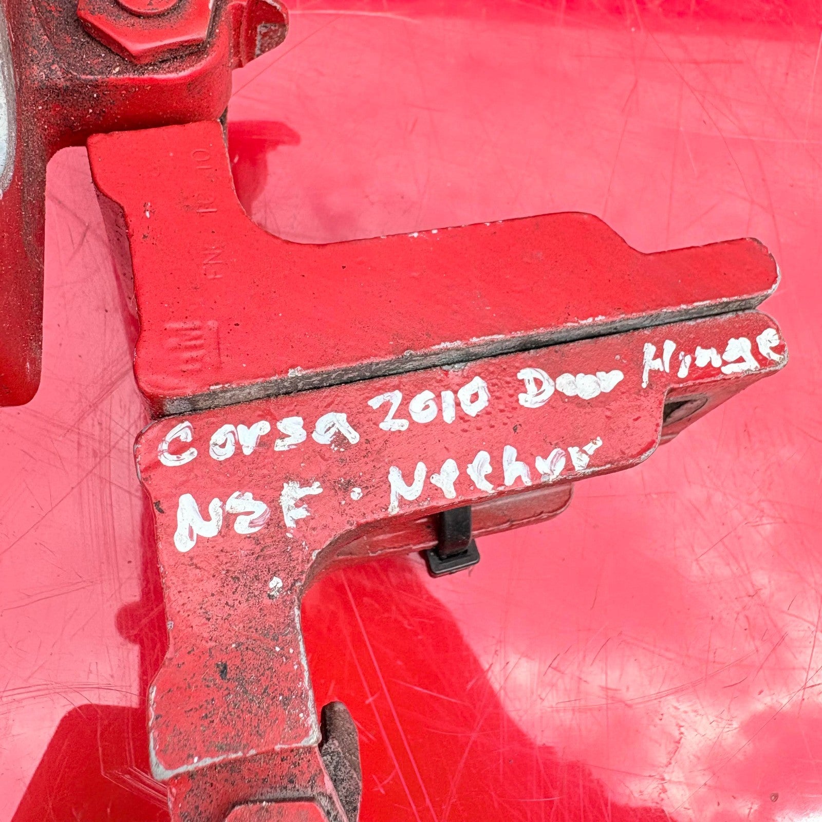 VAUXHALL CORSA 2010 N/S PASSENGERS SIDE FRONT TOP DOOR HINGE IN RED