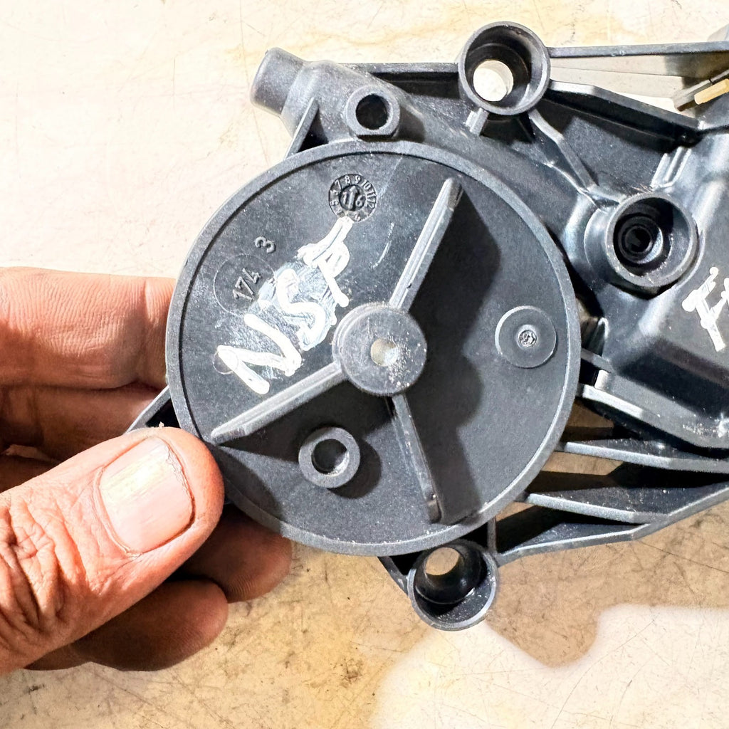 Ford Fiesta Mk7.5 Facelift 13-17 Passenger Front Left Window Motor 8A61-14A389-B