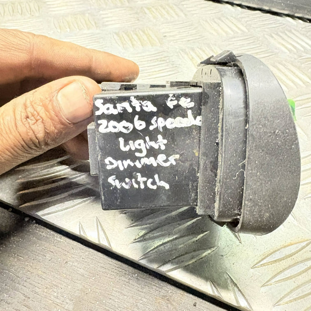HYUNDAI SANTA FÉ IV TM Switches 9360026700 2.0 Petrol/electricity 22683327 2006