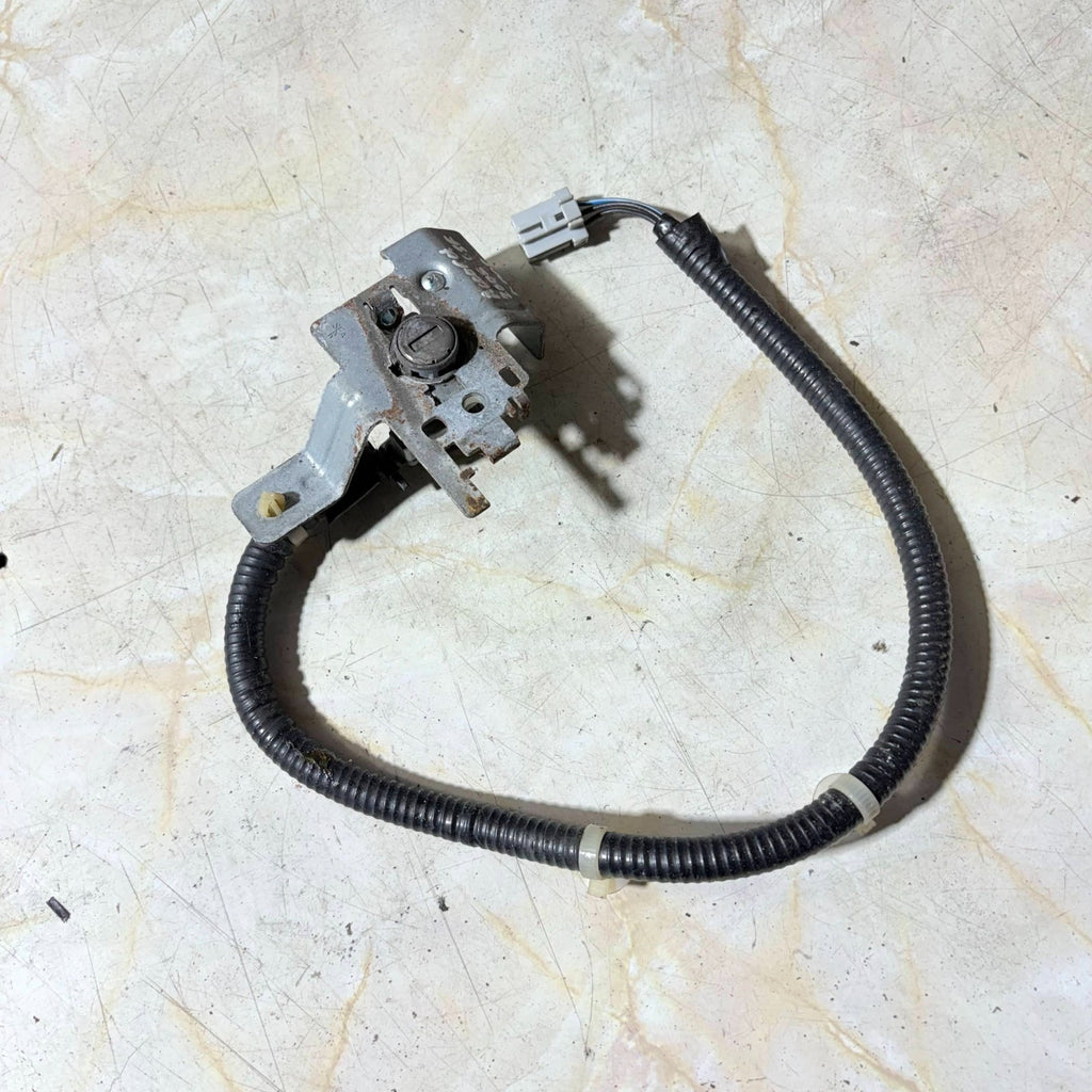 HONDA ACCORD Door Lock Right Off Side Front Saloon 2005